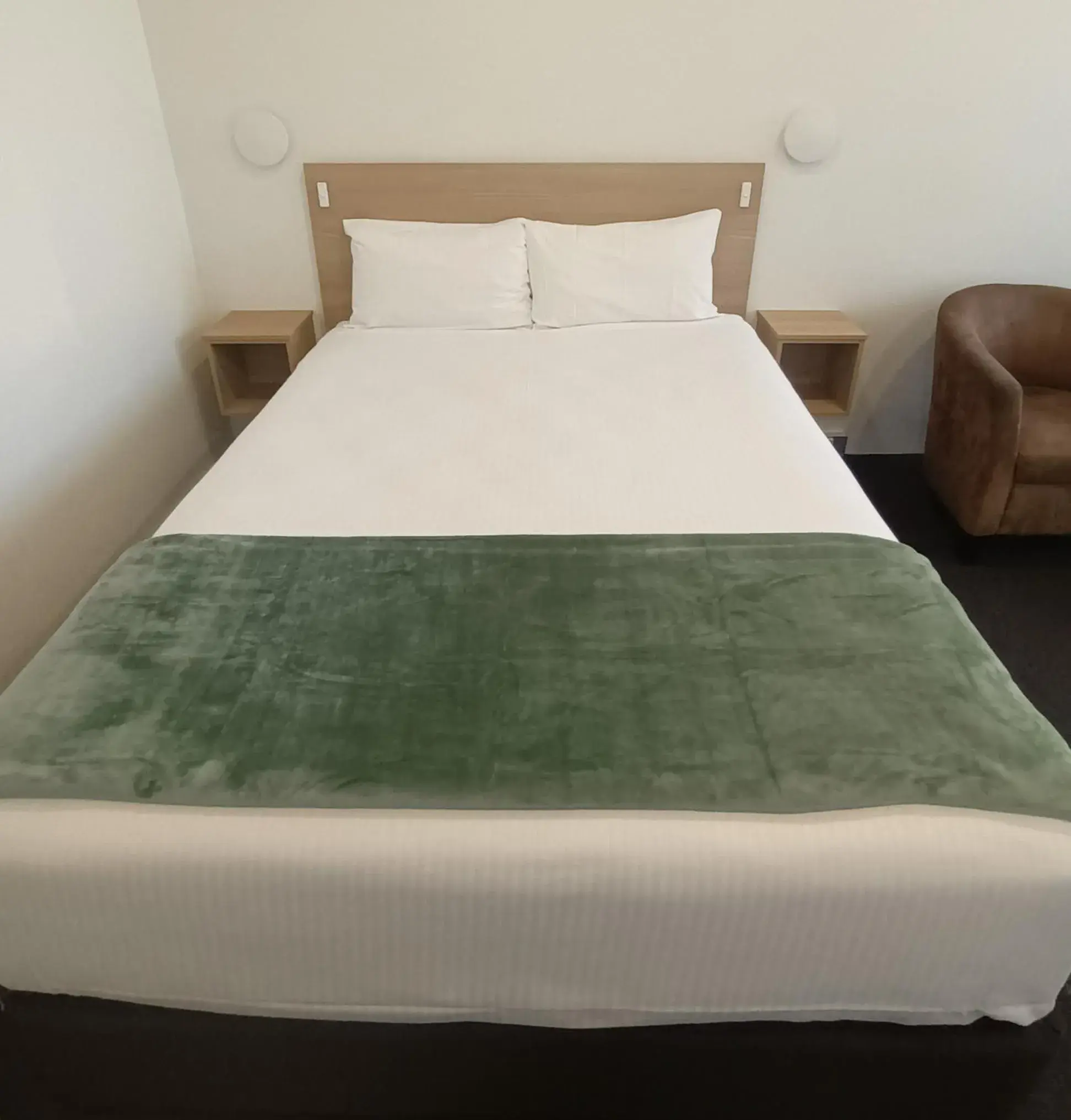 Bed in Abbotsleigh Motor Inn Bed in Abbotsleigh Motor Inn