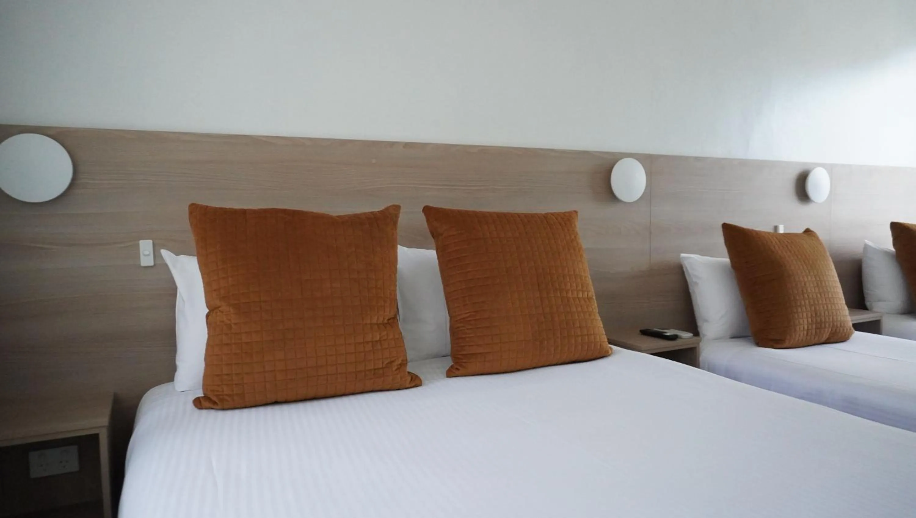 Bed in Abbotsleigh Motor Inn