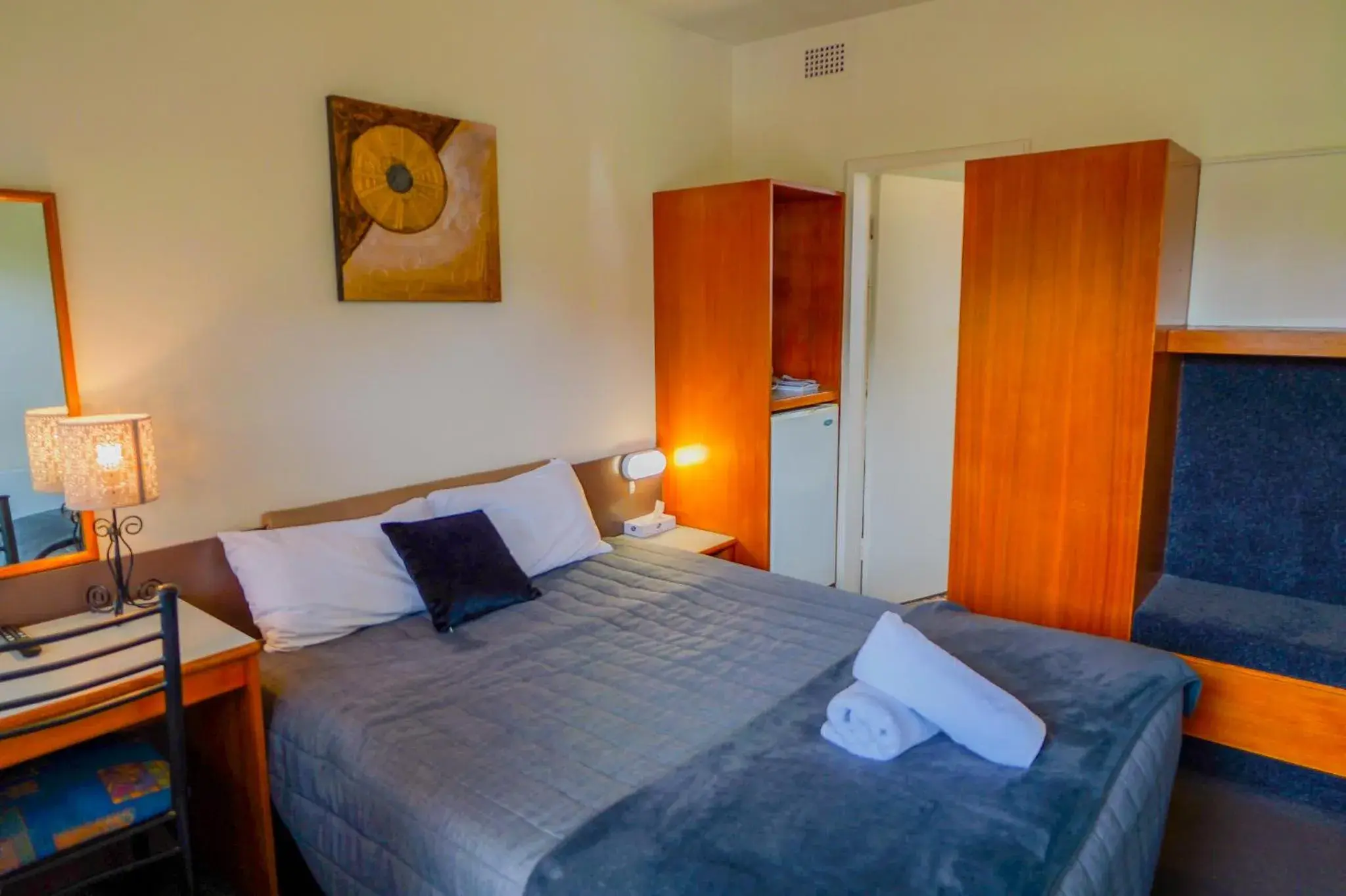 Bed in Abbotsleigh Motor Inn Bed in Abbotsleigh Motor Inn