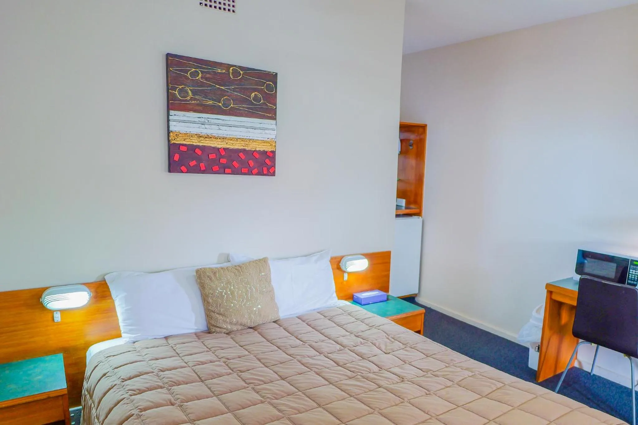 Bedroom, Bed in Abbotsleigh Motor Inn