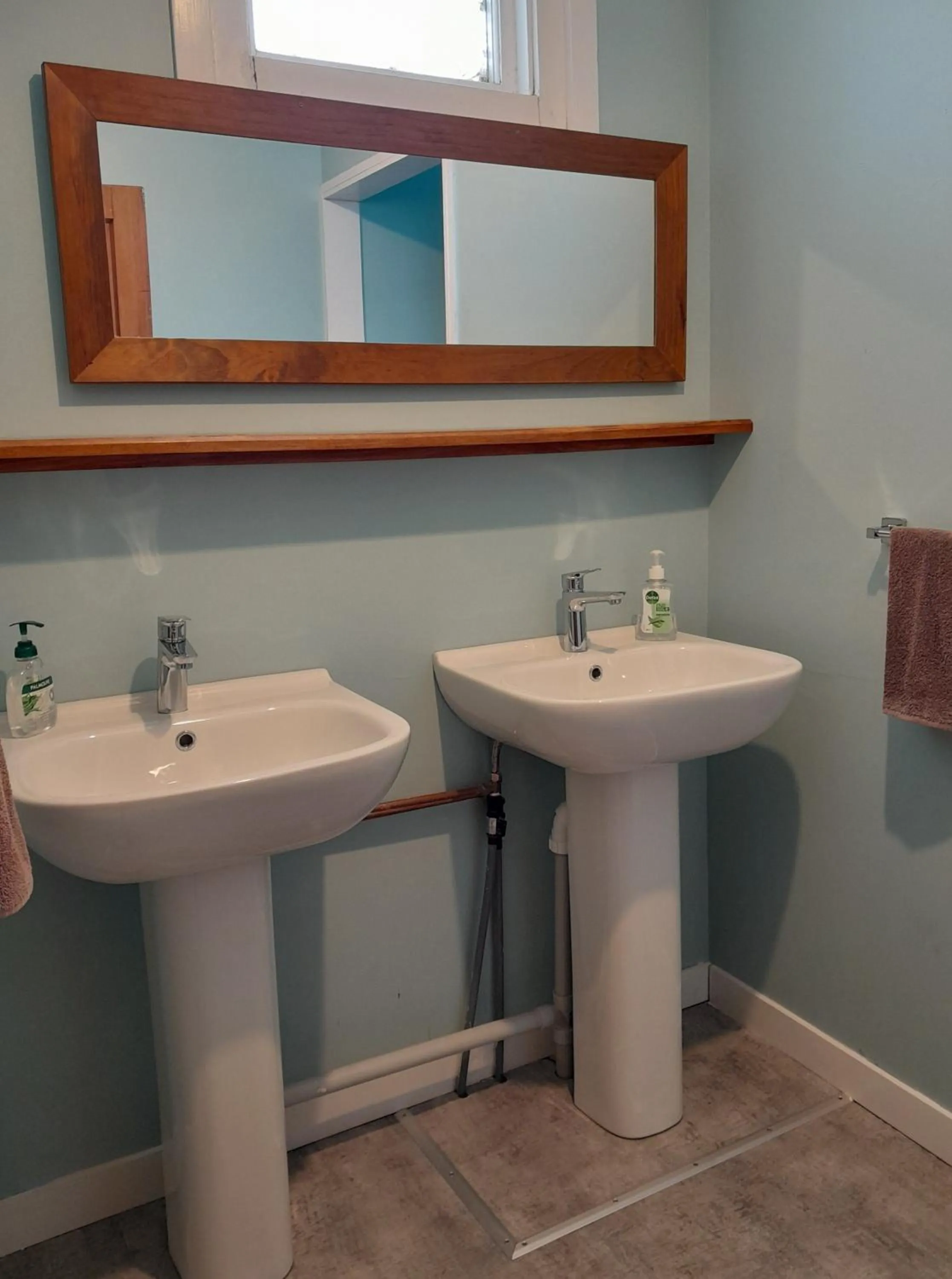 Bathroom in Noah's Ark Flashpacker