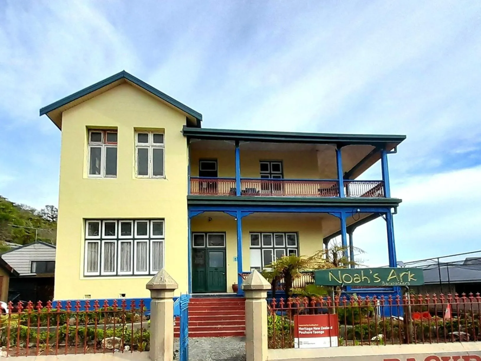 Property building in Noah's Ark Flashpacker