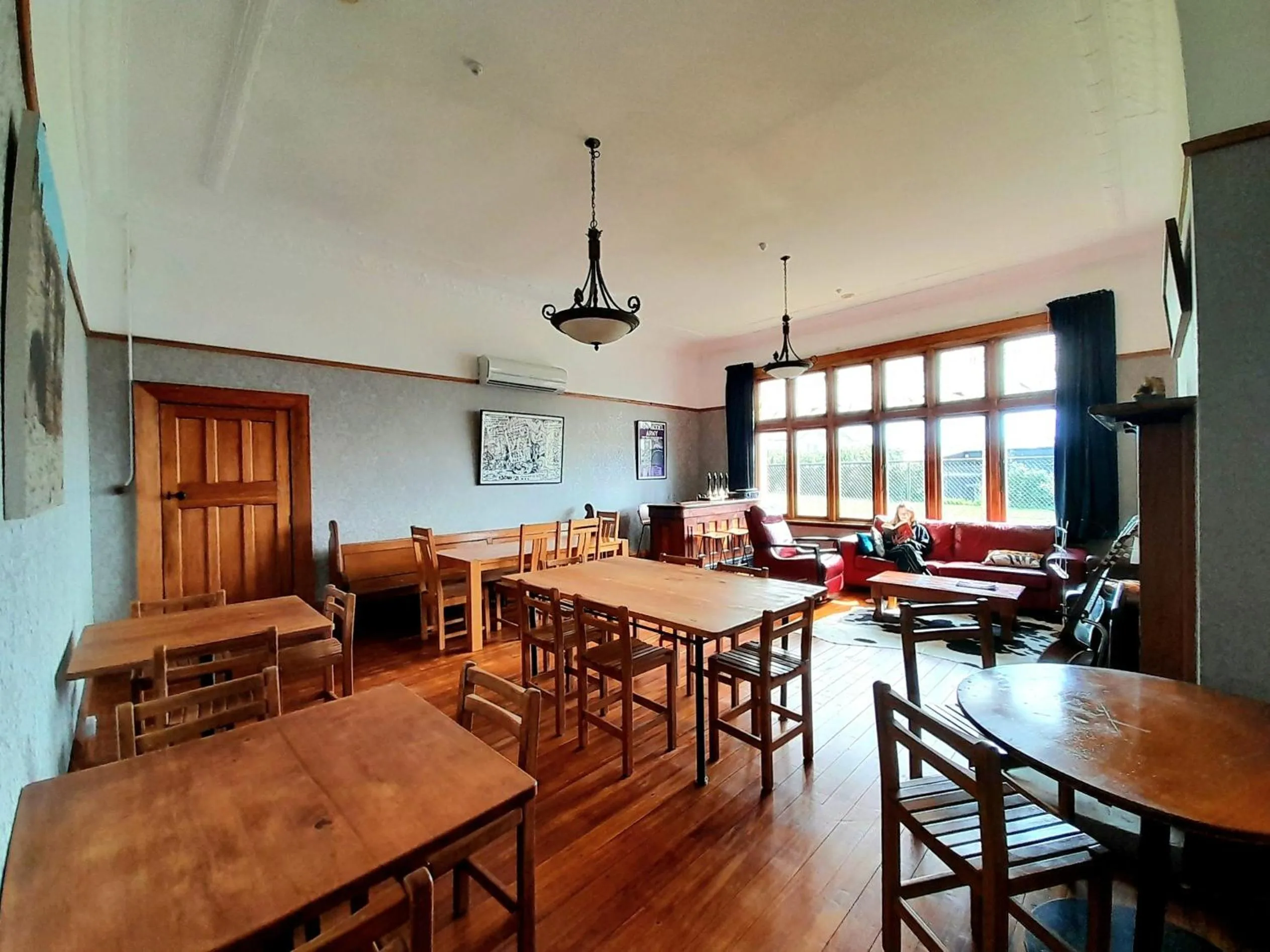 Dining area in Noah's Ark Flashpacker