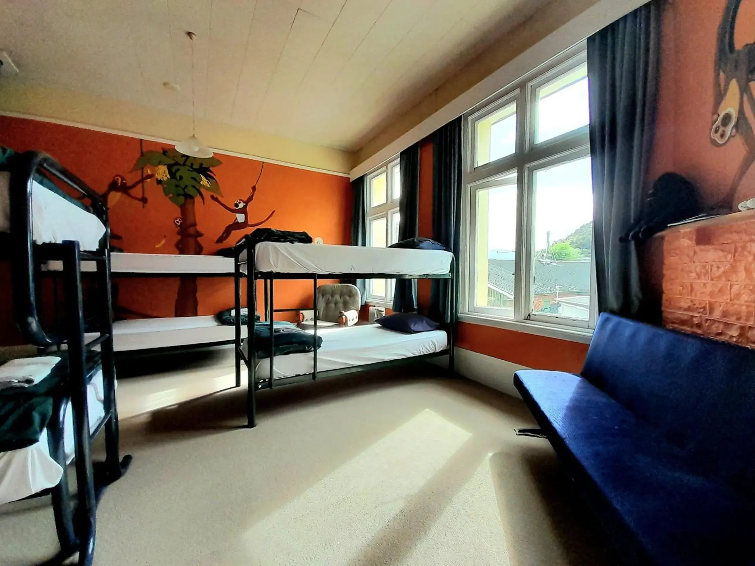 Bed in 8-Bed Mixed Dormitory Room in Noah's Ark Flashpacker Bed in 8-Bed Mixed Dormitory Room in Noah's Ark Flashpacker