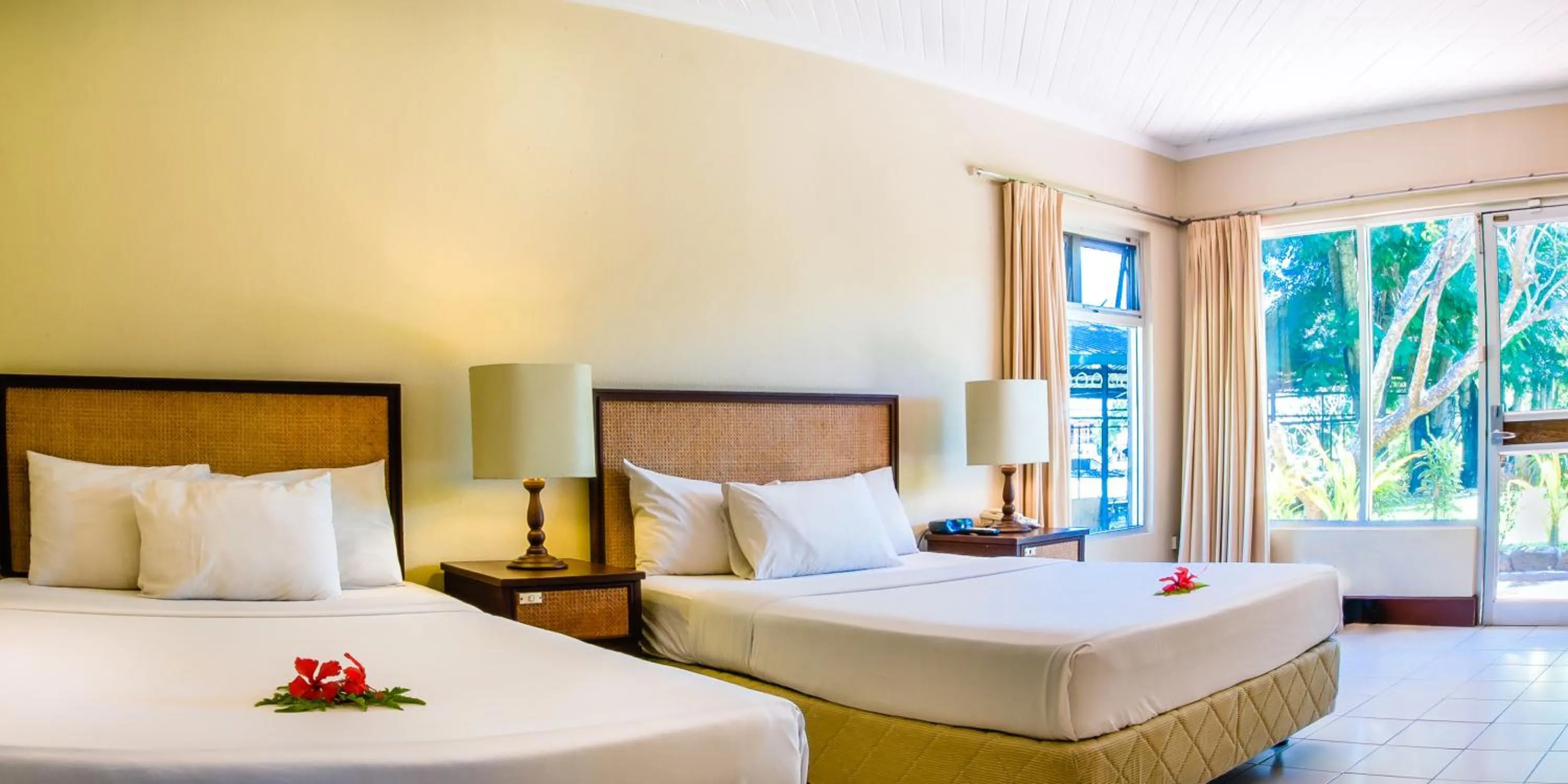 Bedroom, Bed in Tanoa Skylodge Hotel