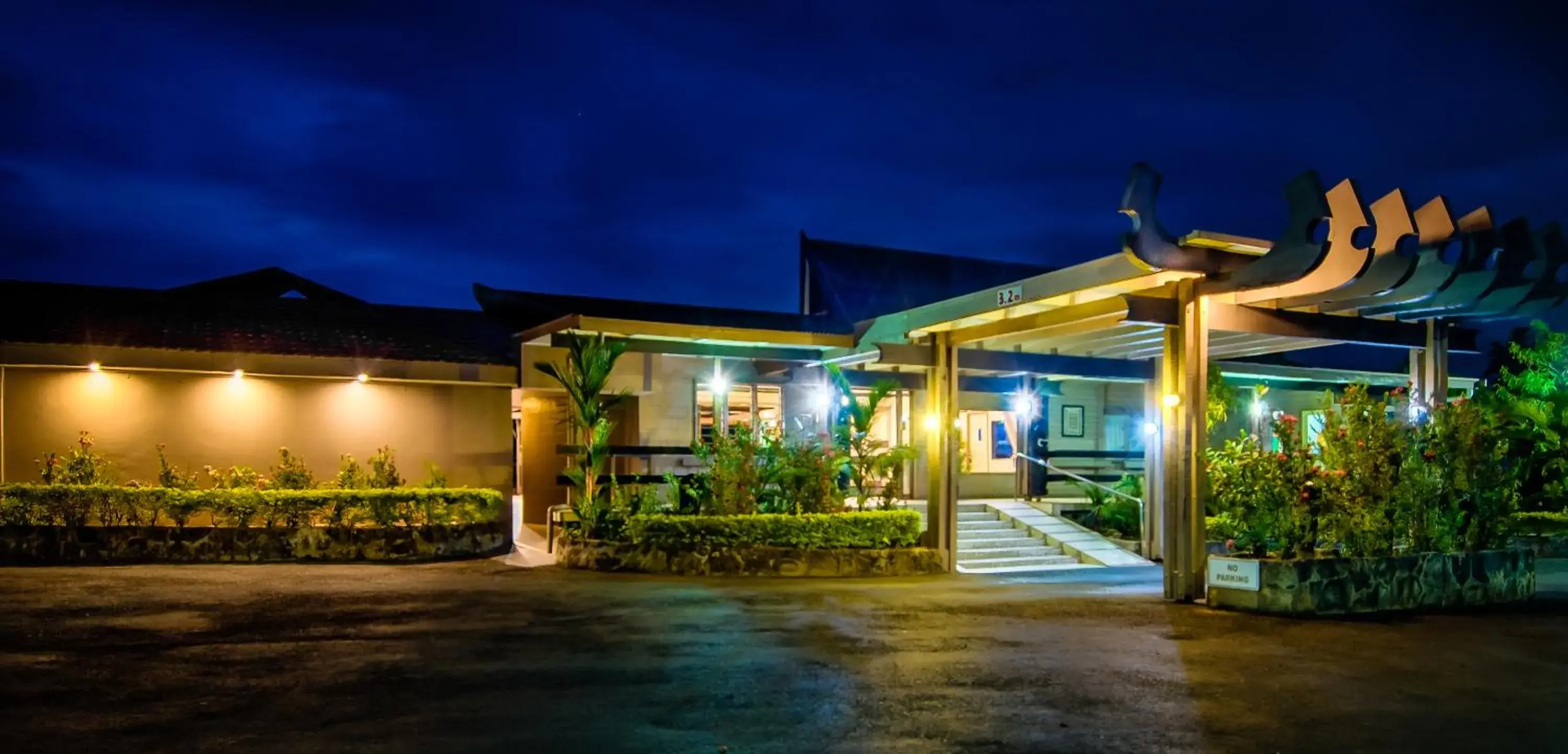 Facade/entrance in Tanoa Skylodge Hotel Facade/entrance in Tanoa Skylodge Hotel