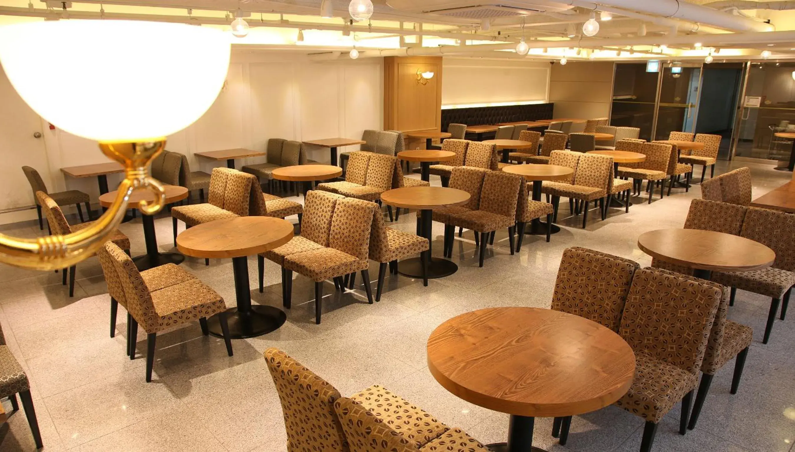 Restaurant/places to eat in Hotel Skypark Myeongdong 2 Restaurant/places to eat in Hotel Skypark Myeongdong 2