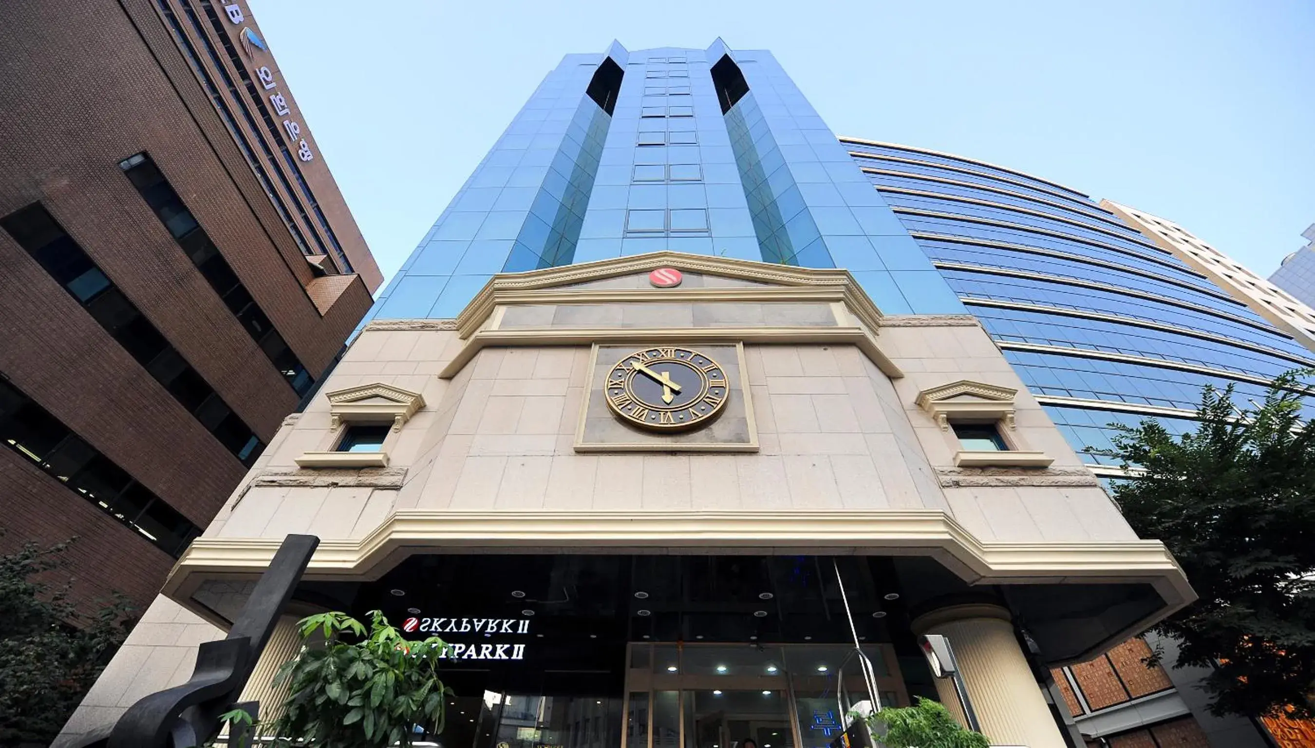 Facade/entrance in Hotel Skypark Myeongdong 2 Facade/entrance in Hotel Skypark Myeongdong 2