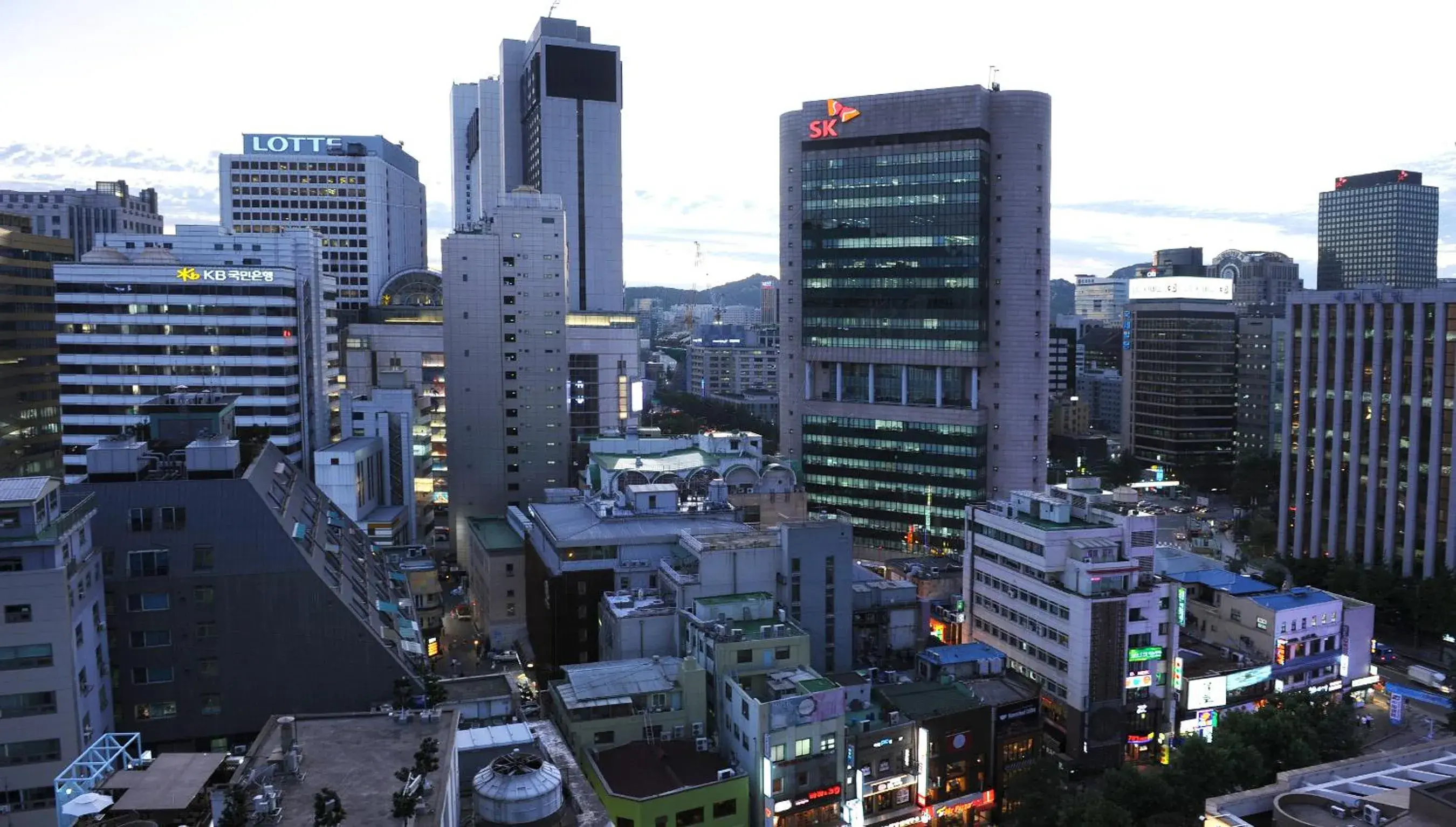 City view in Hotel Skypark Myeongdong 2 City view in Hotel Skypark Myeongdong 2