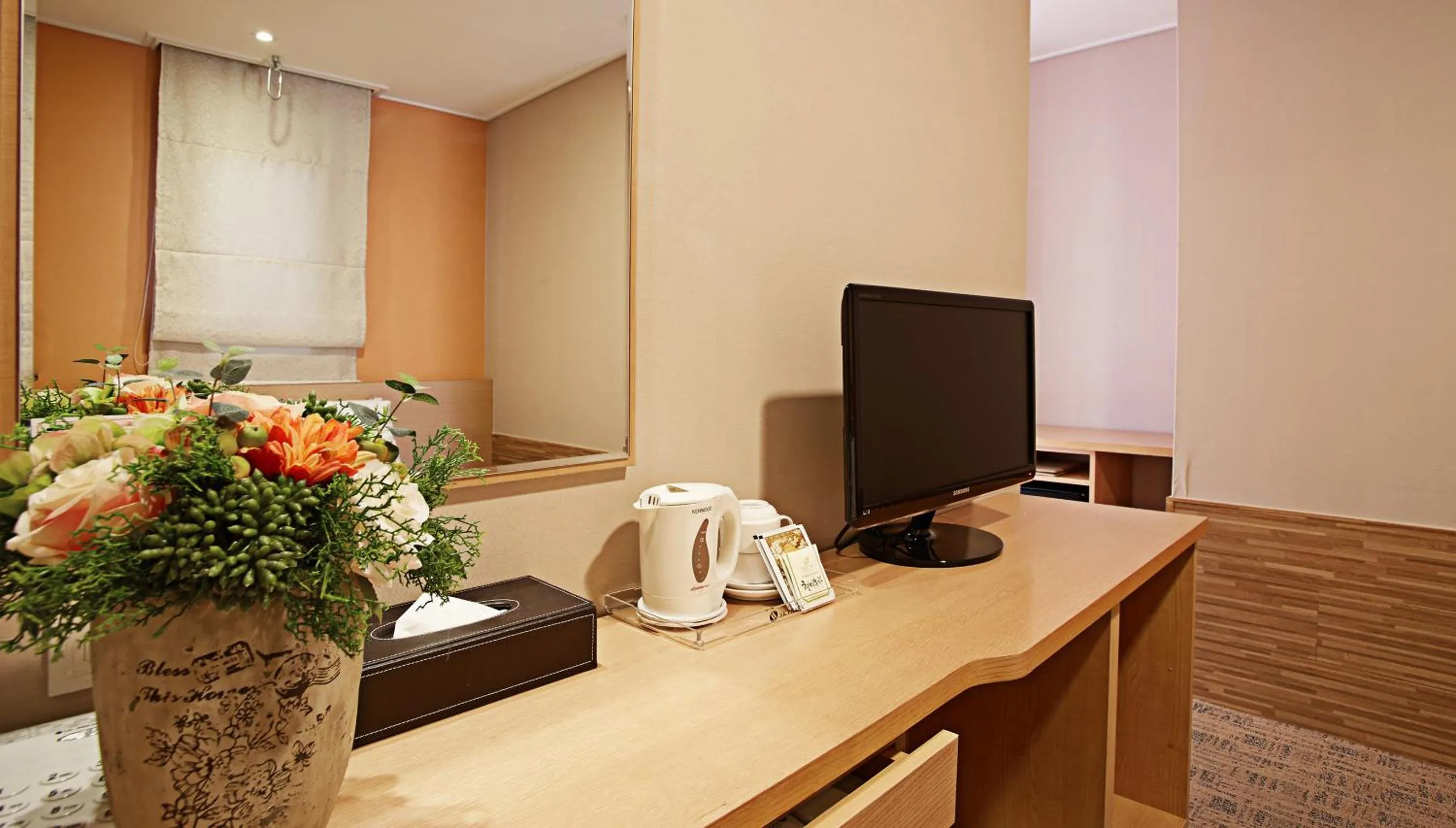 Photo of the whole room in Hotel Skypark Myeongdong 3