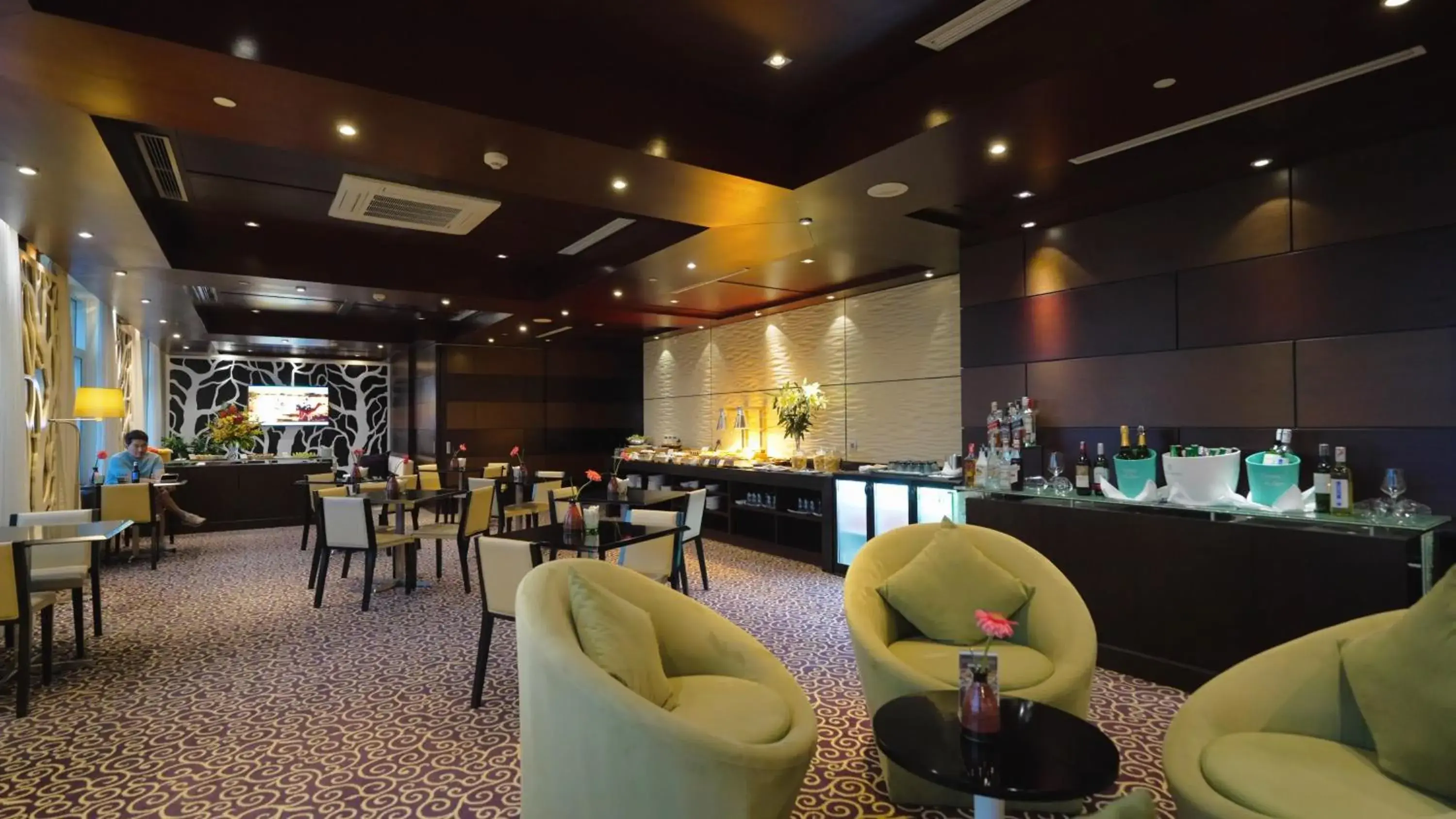 Lounge or bar in Grand Mercure Danang Lounge or bar in Grand Mercure Danang