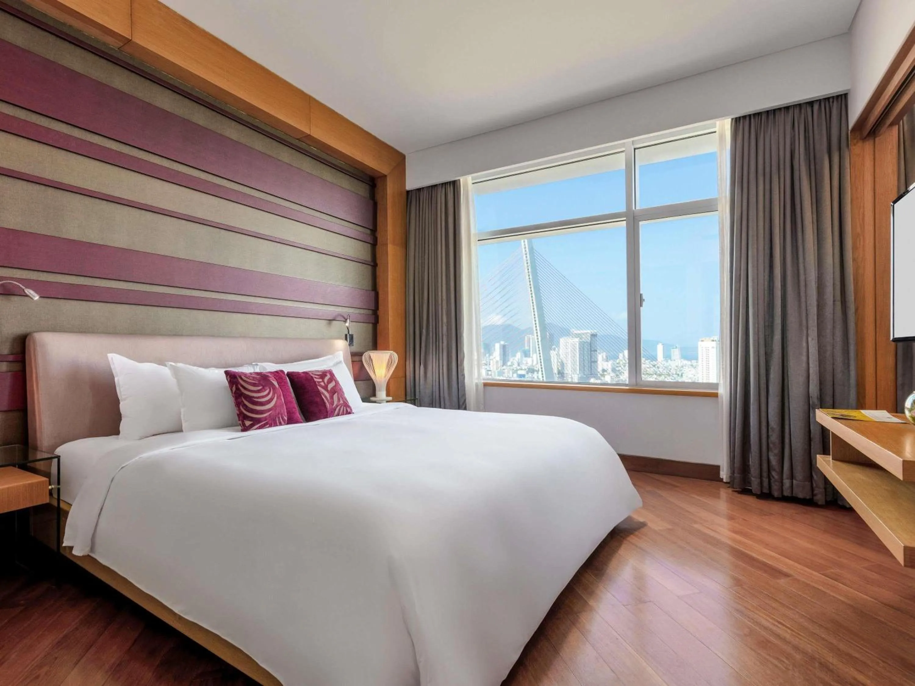 Photo of the whole room, Bed in Grand Mercure Danang