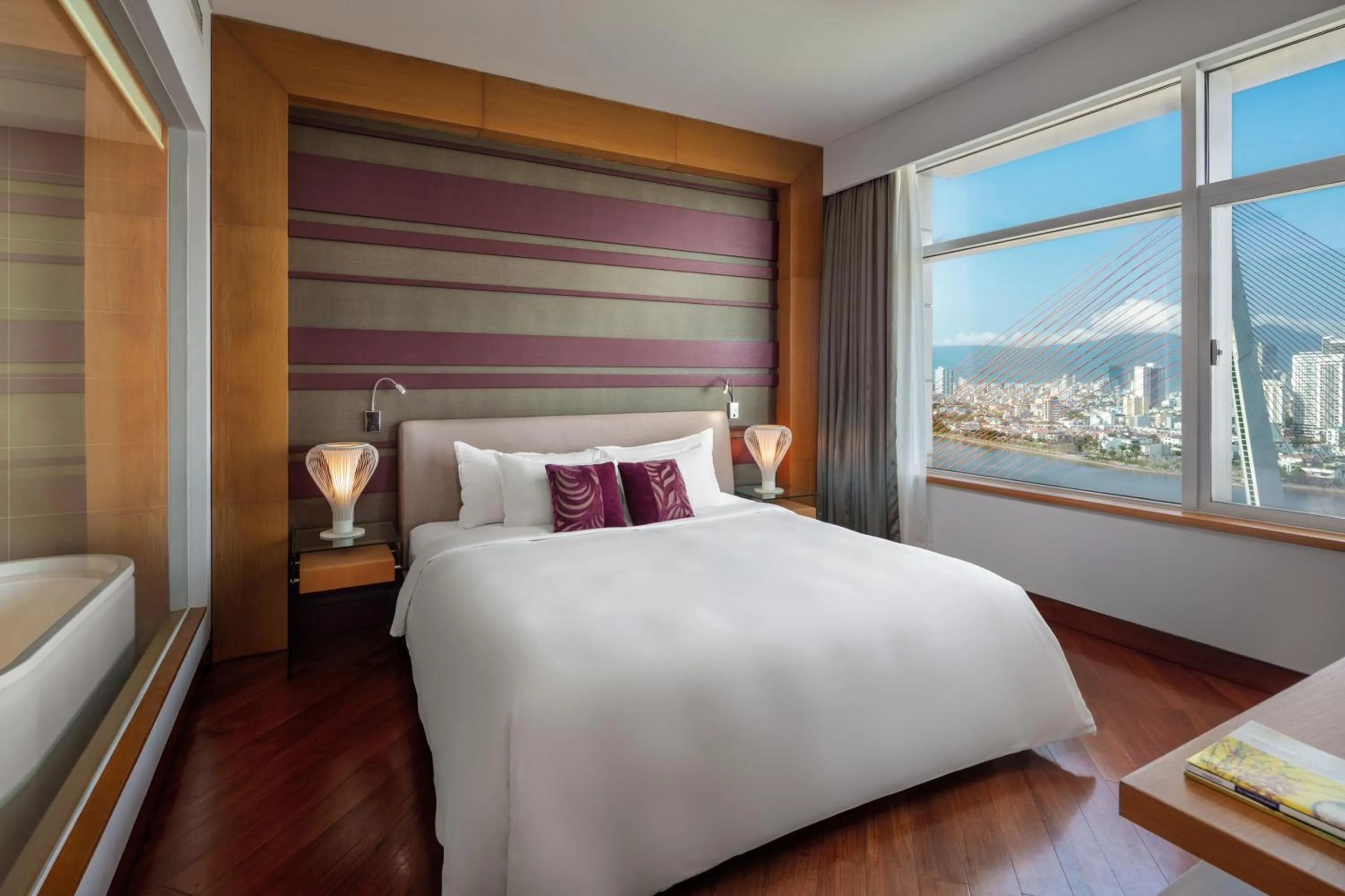 Bed in Grand Mercure Danang