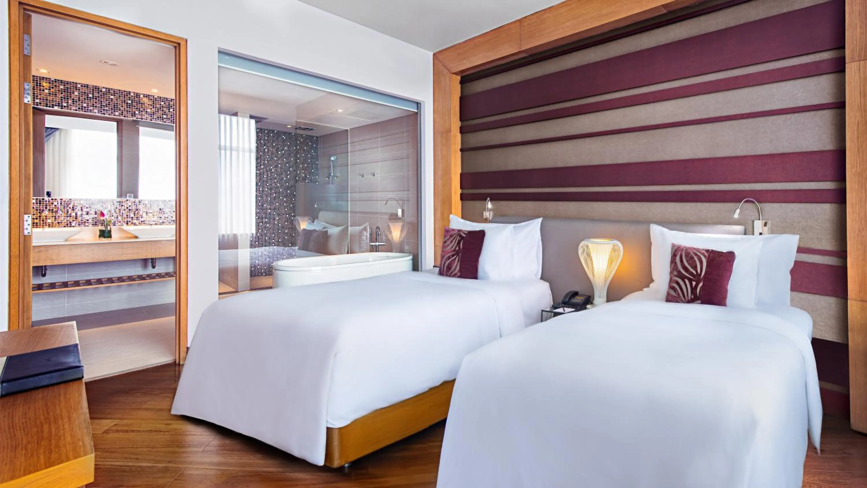 Bed in Grand Mercure Danang