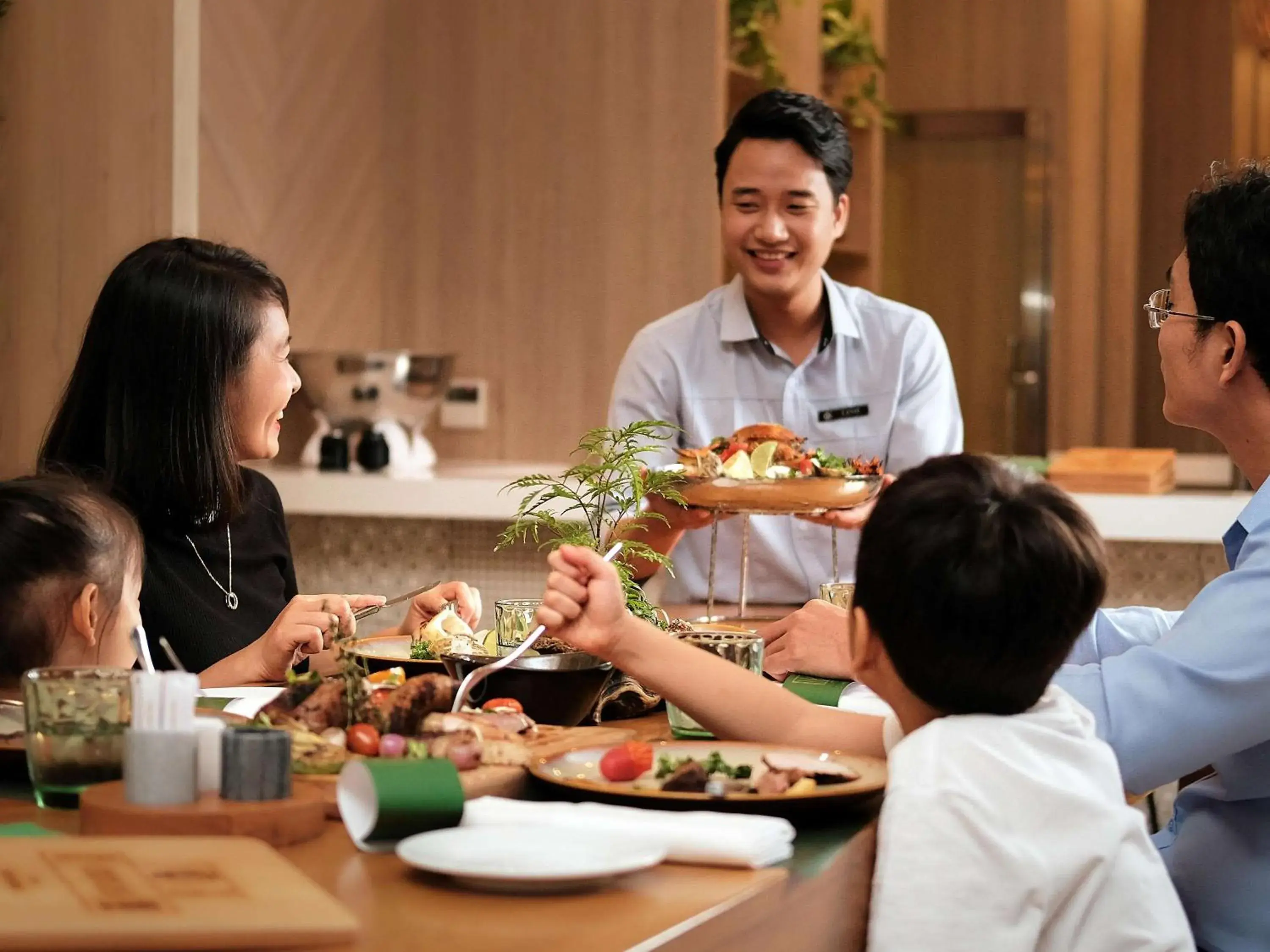 Restaurant/places to eat in Grand Mercure Danang Restaurant/places to eat in Grand Mercure Danang
