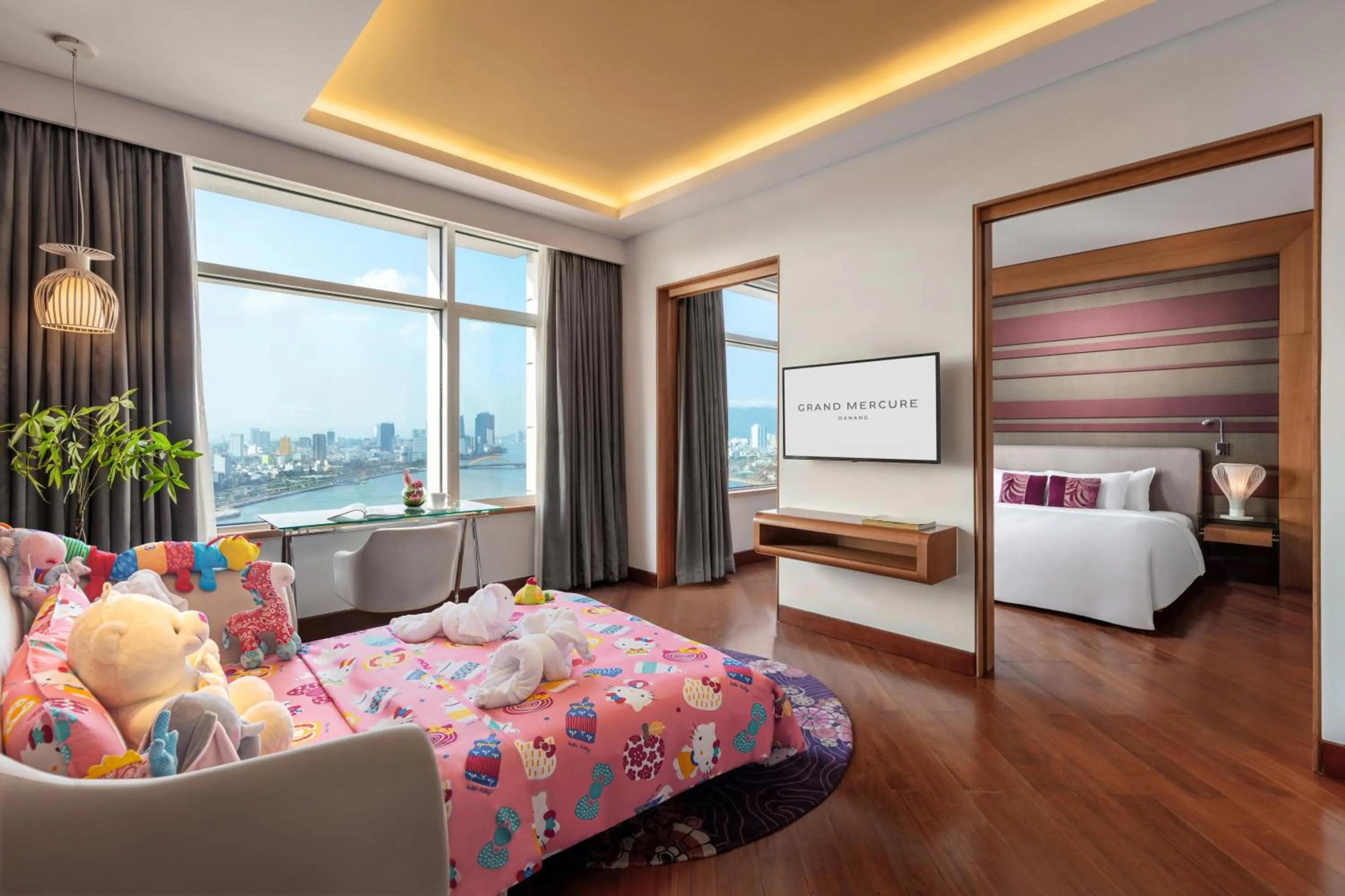 Bed in Grand Mercure Danang