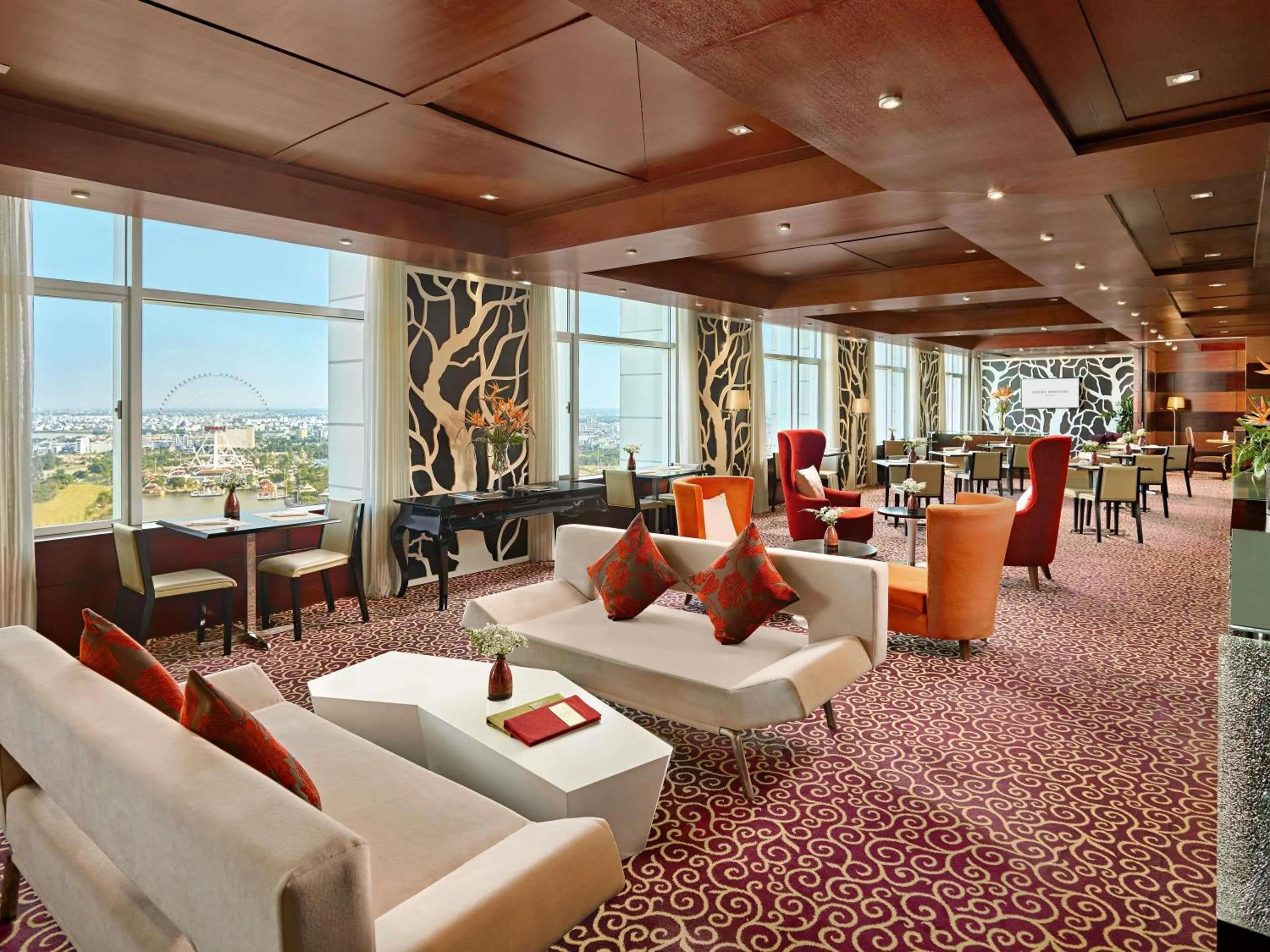 Lounge or bar in Grand Mercure Danang