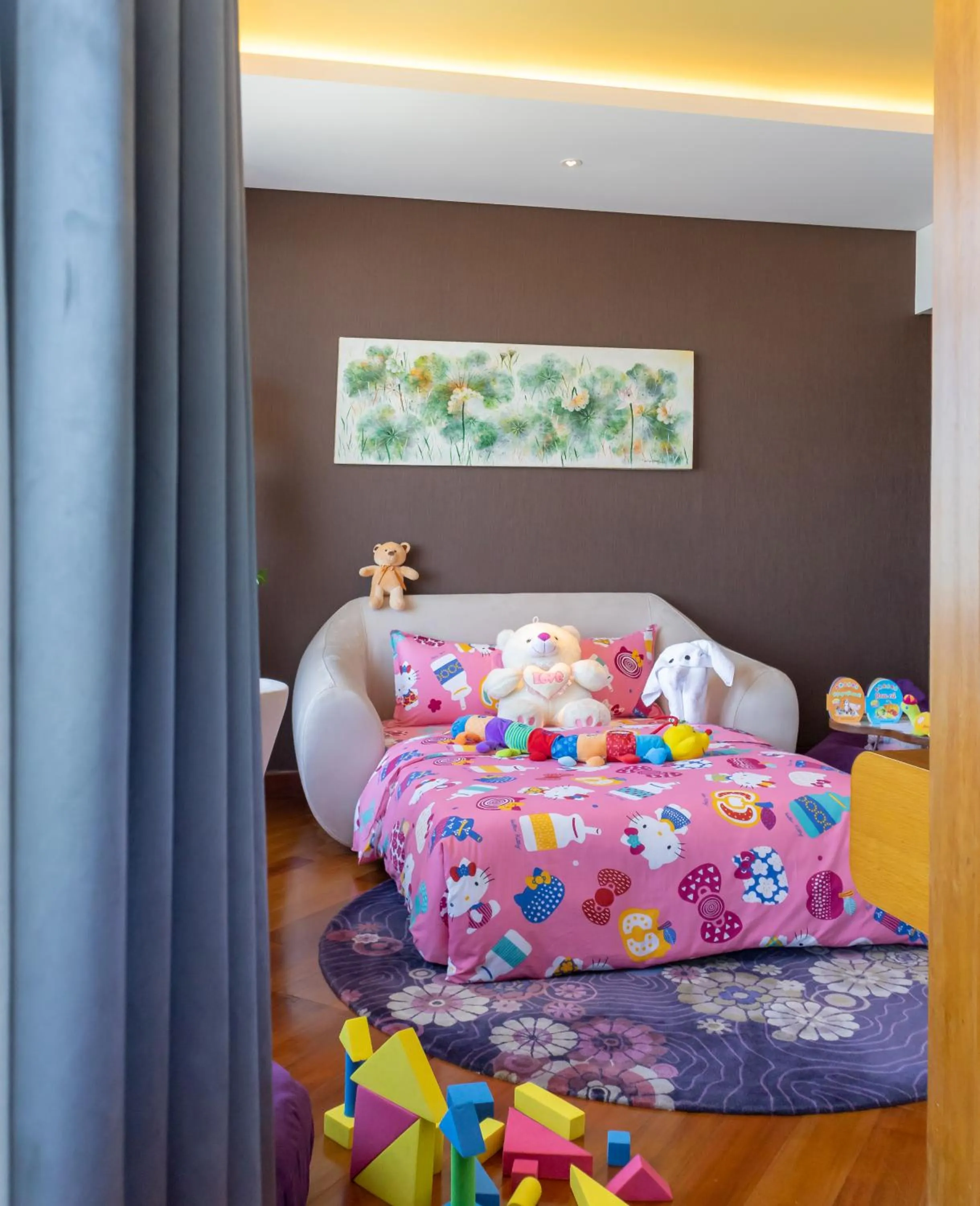 Bed in Grand Mercure Danang