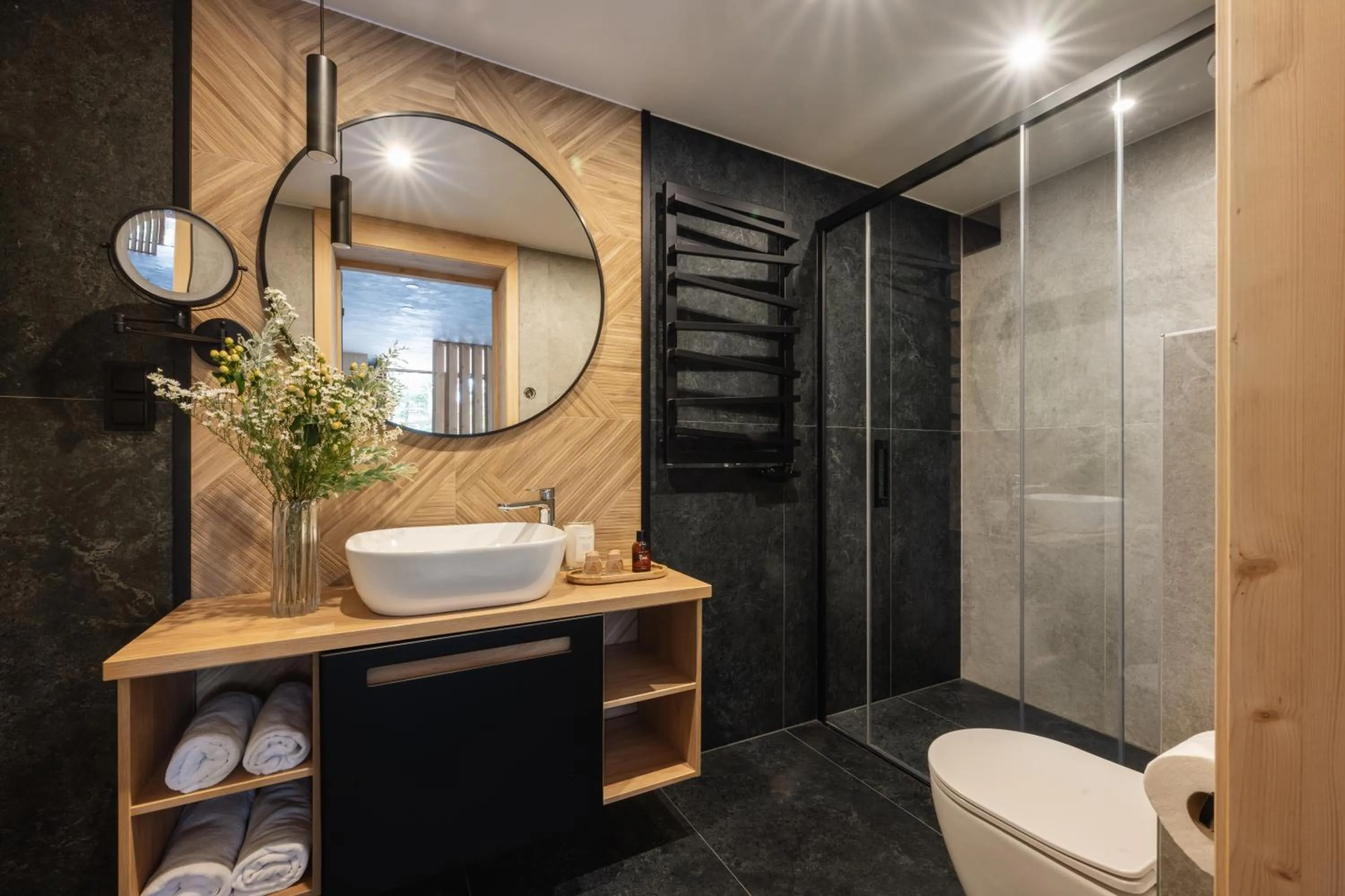 Shower in POKOJE GOŚCINNE WILCZNIK 12