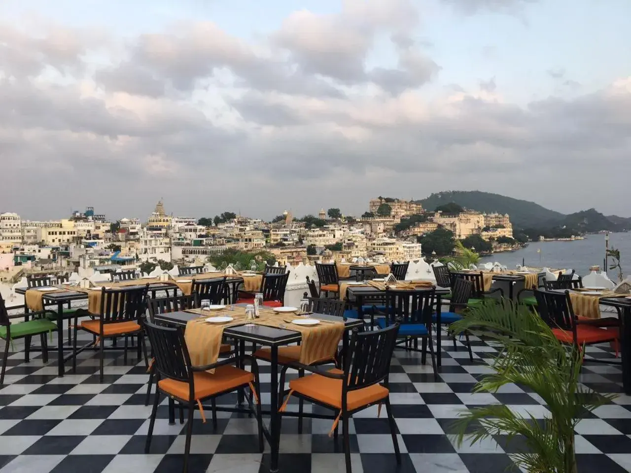 Restaurant/places to eat in Karohi Haveli - A Heritage Hotel Restaurant/places to eat in Karohi Haveli - A Heritage Hotel