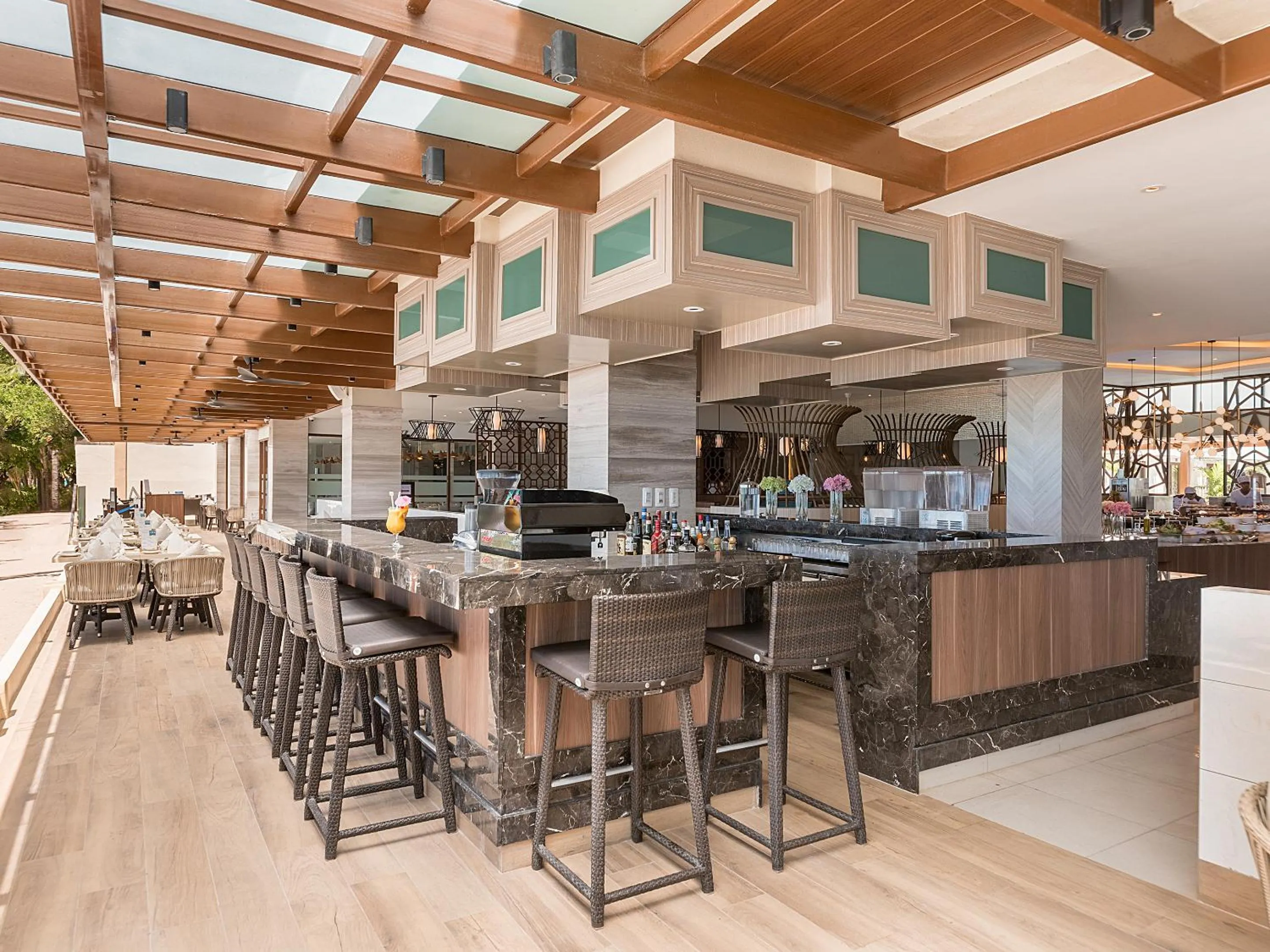 Restaurant/places to eat in Henann Palm Beach Resort