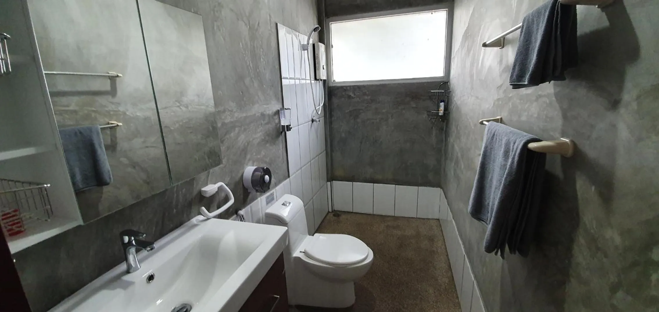 Bathroom in Green Canyon Resort