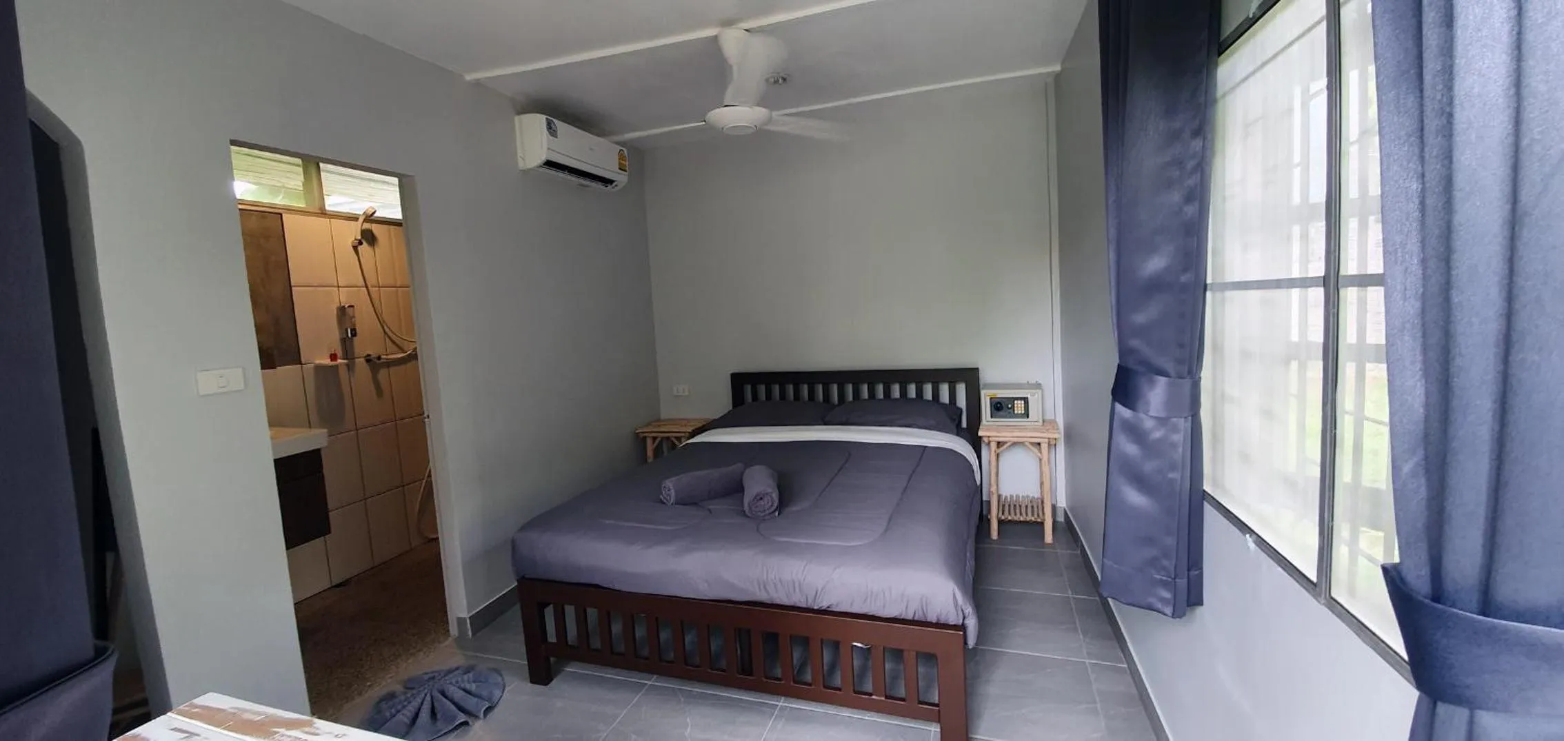 Photo of the whole room, Bed in Green Canyon Resort