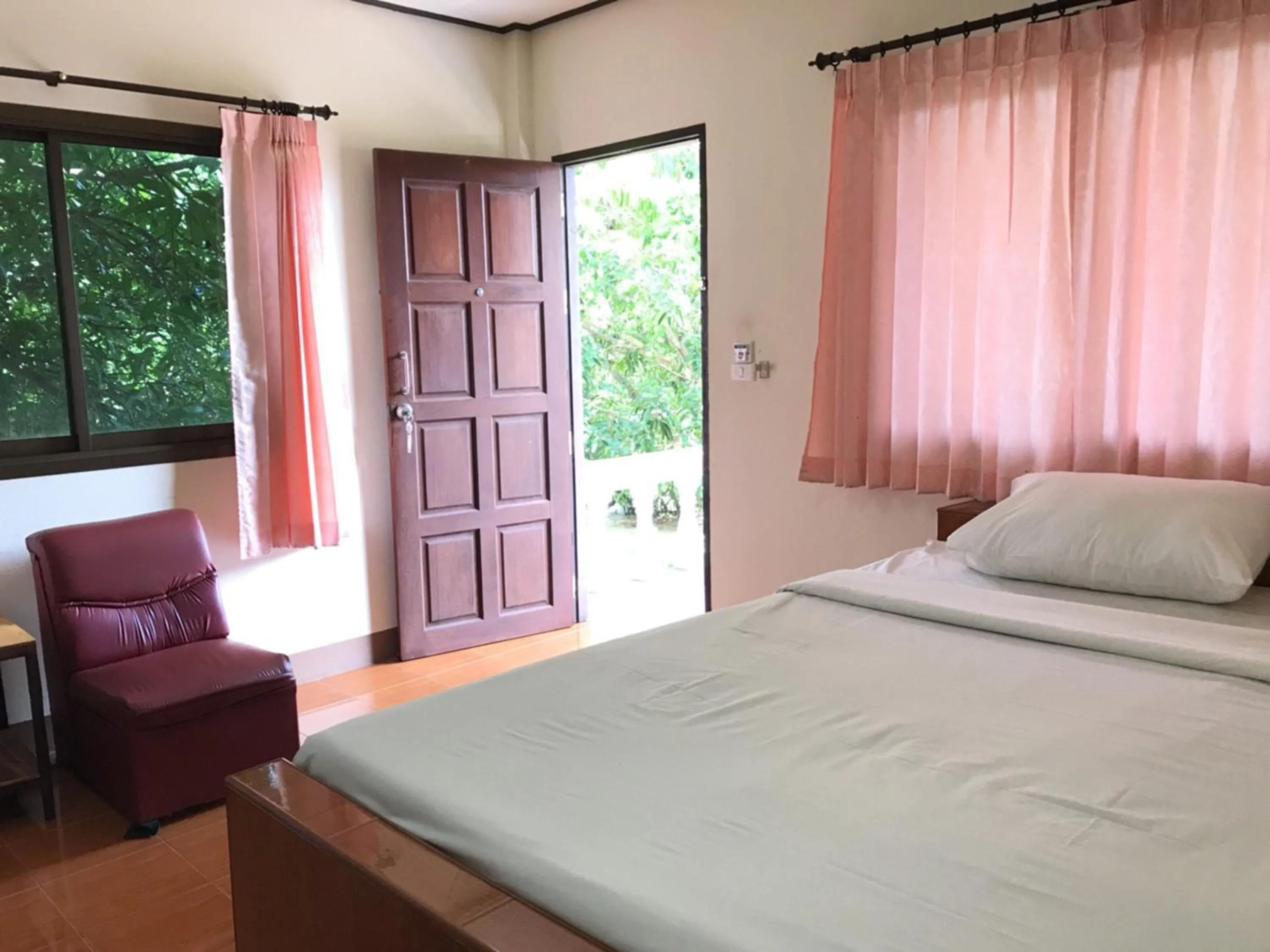 Photo of the whole room in Paradise Lamai Bungalow