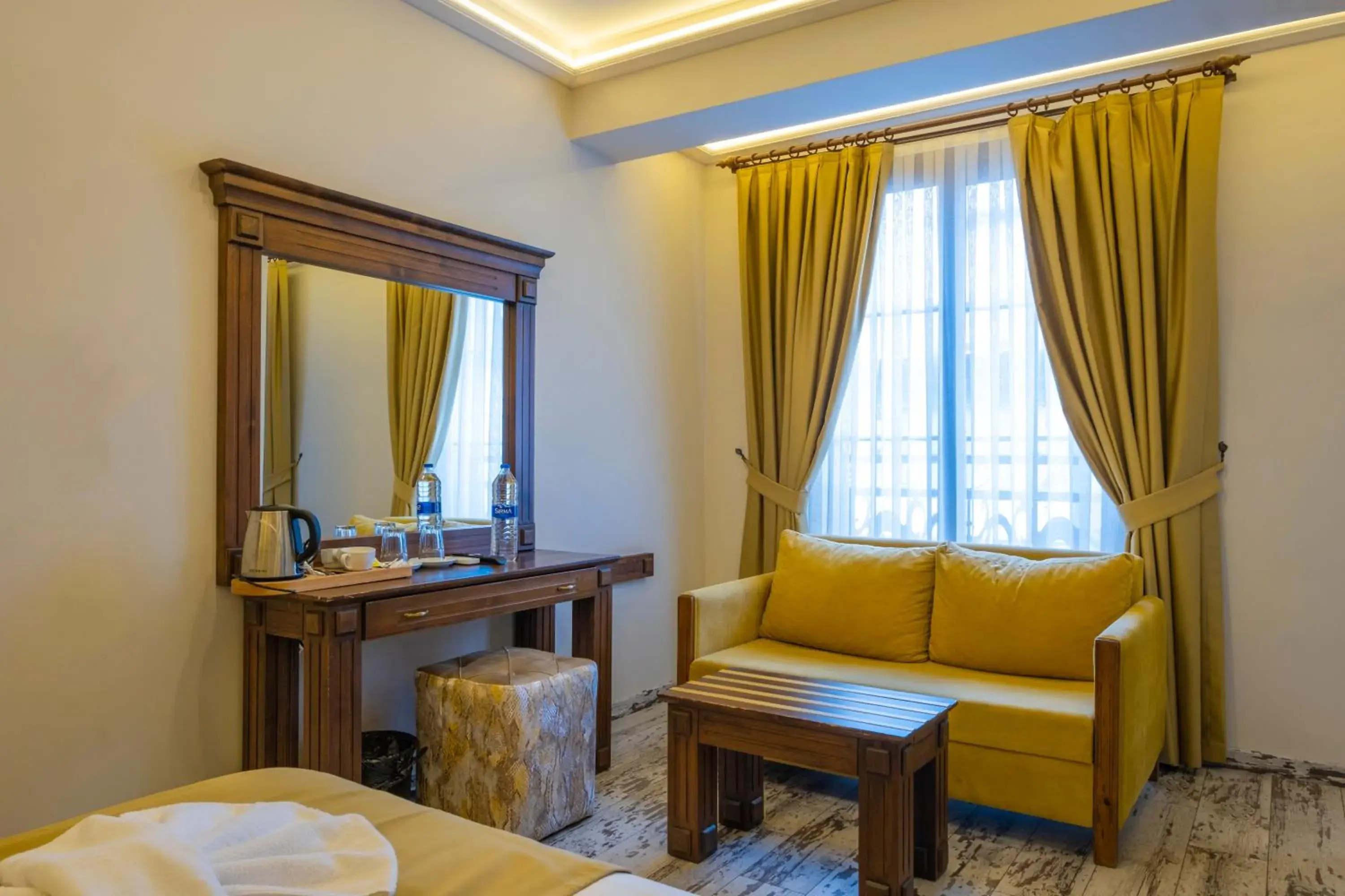 Standard Twin Room in Reis Royal Hotel Standard Twin Room in Reis Royal Hotel