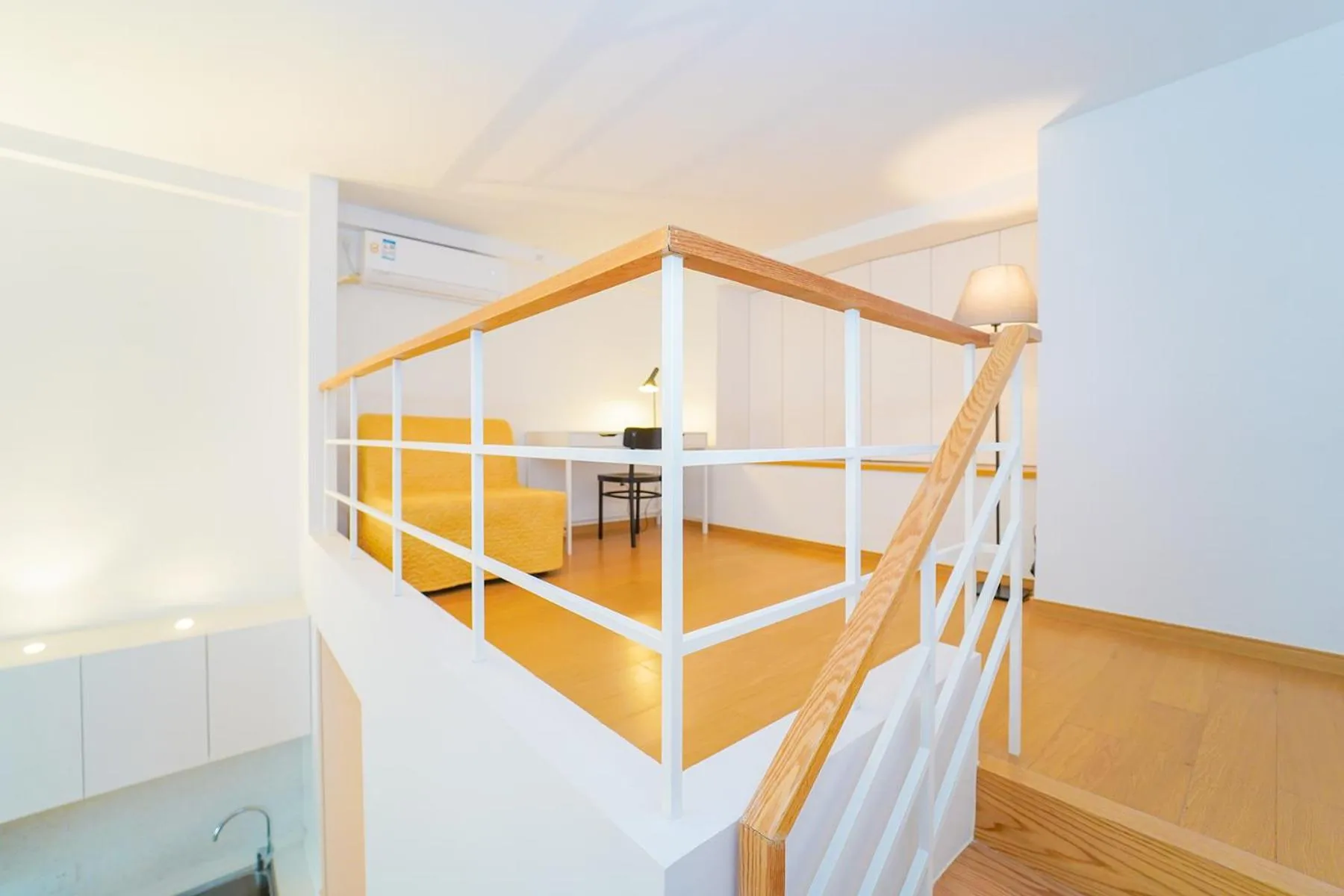 Seating area, Bed in Lujiazui More Residence