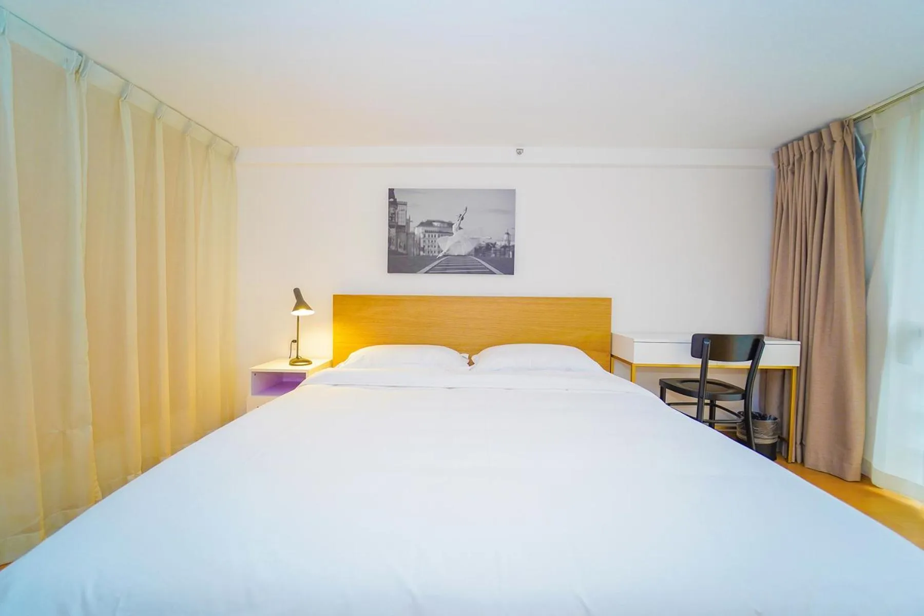 Bed in Lujiazui More Residence