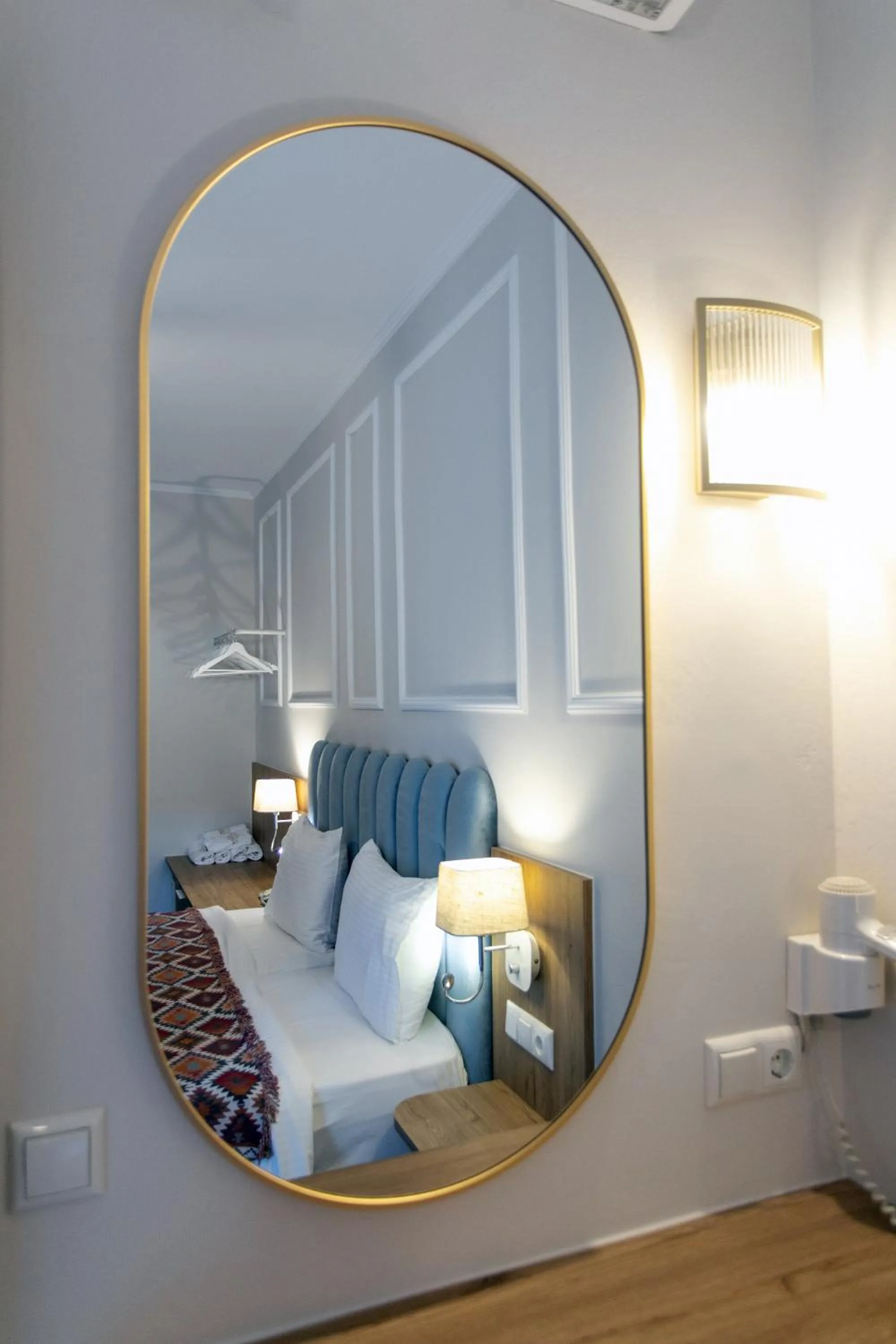 Photo of the whole room in Paradise Hotel