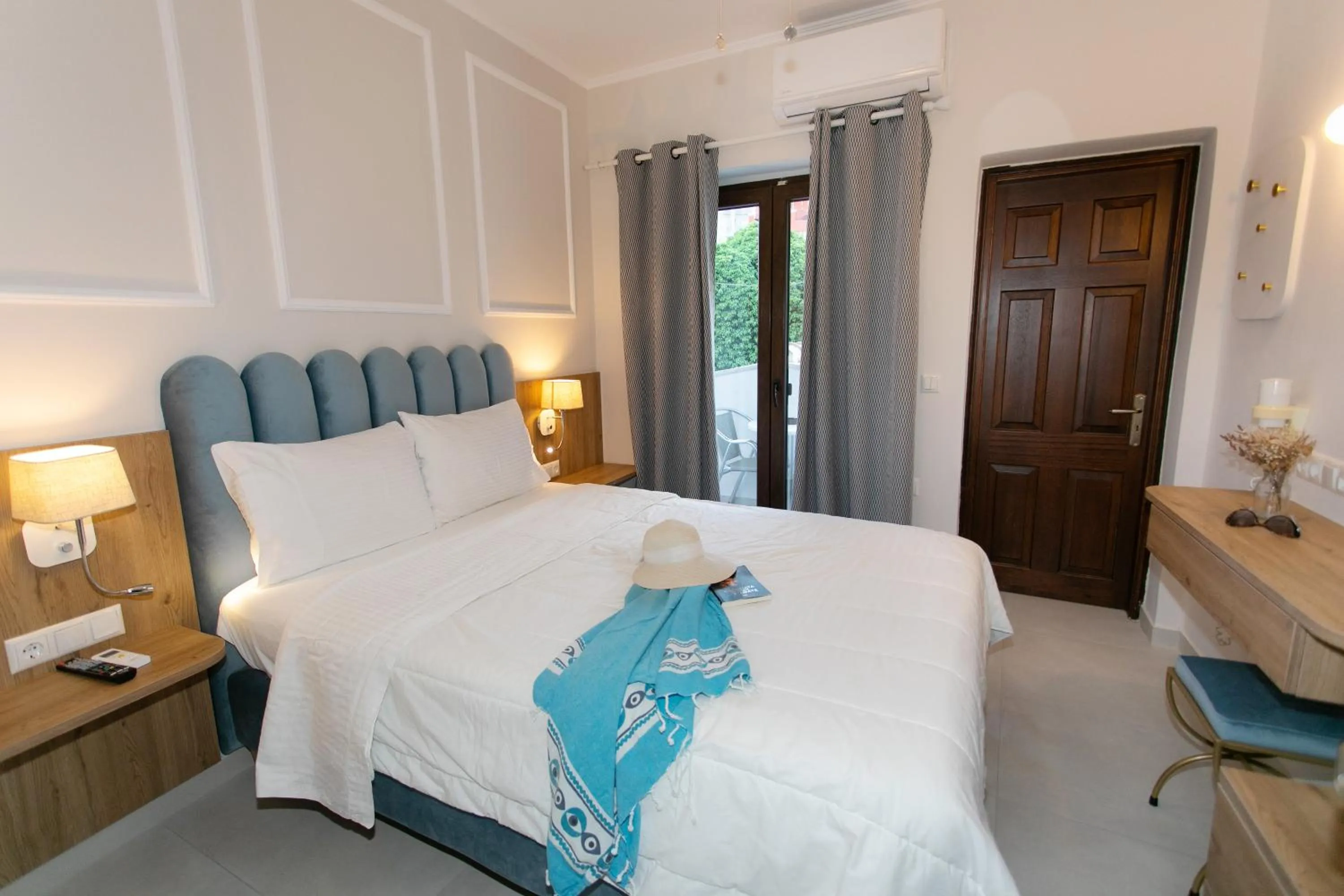 Photo of the whole room, Bed in Paradise Hotel