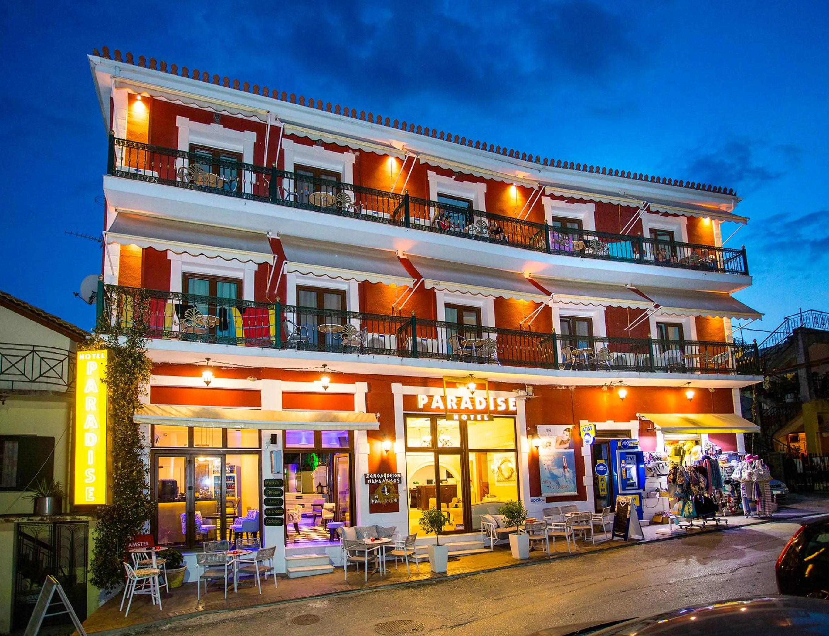 Facade/entrance in Paradise Hotel