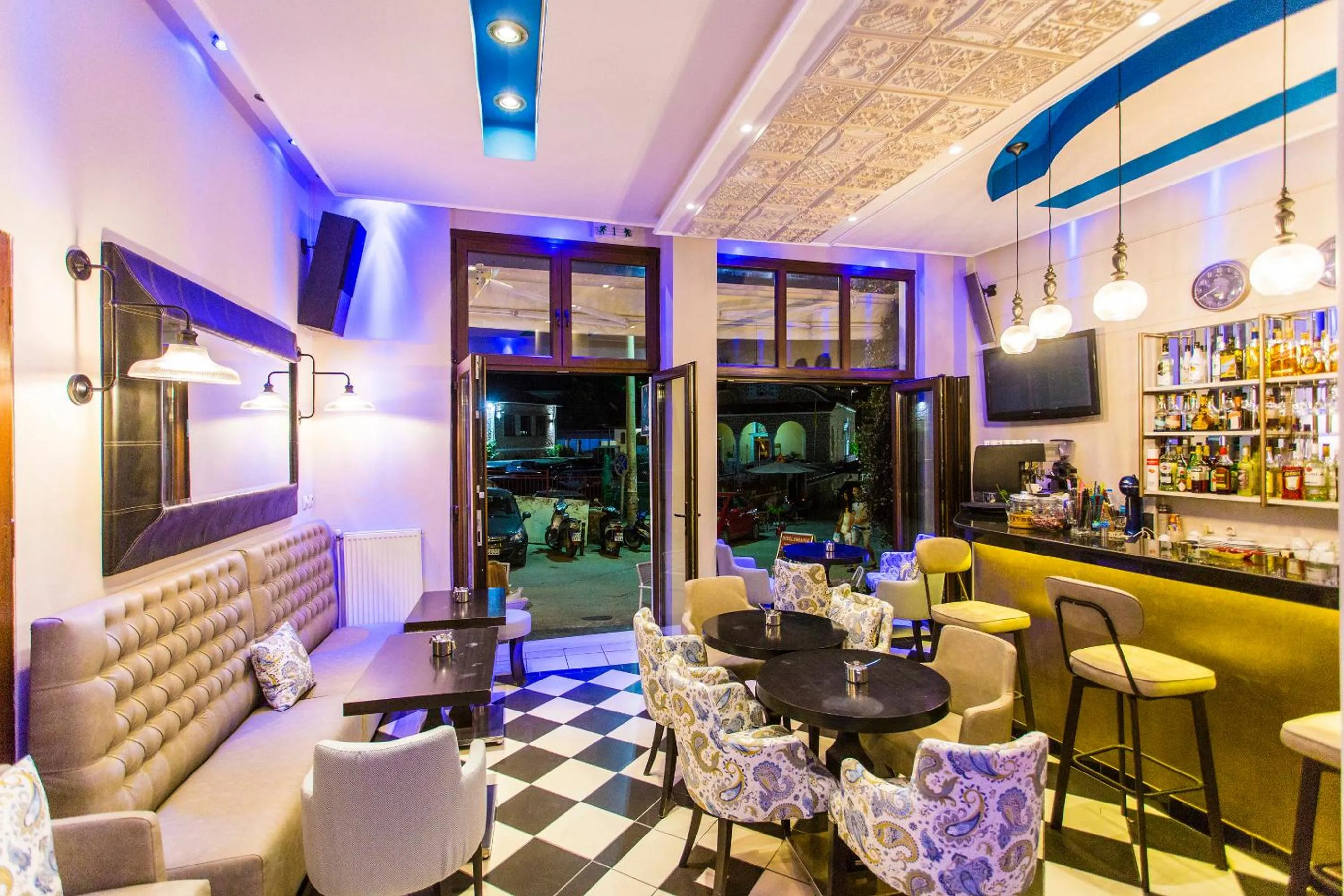 Lounge or bar in Paradise Hotel