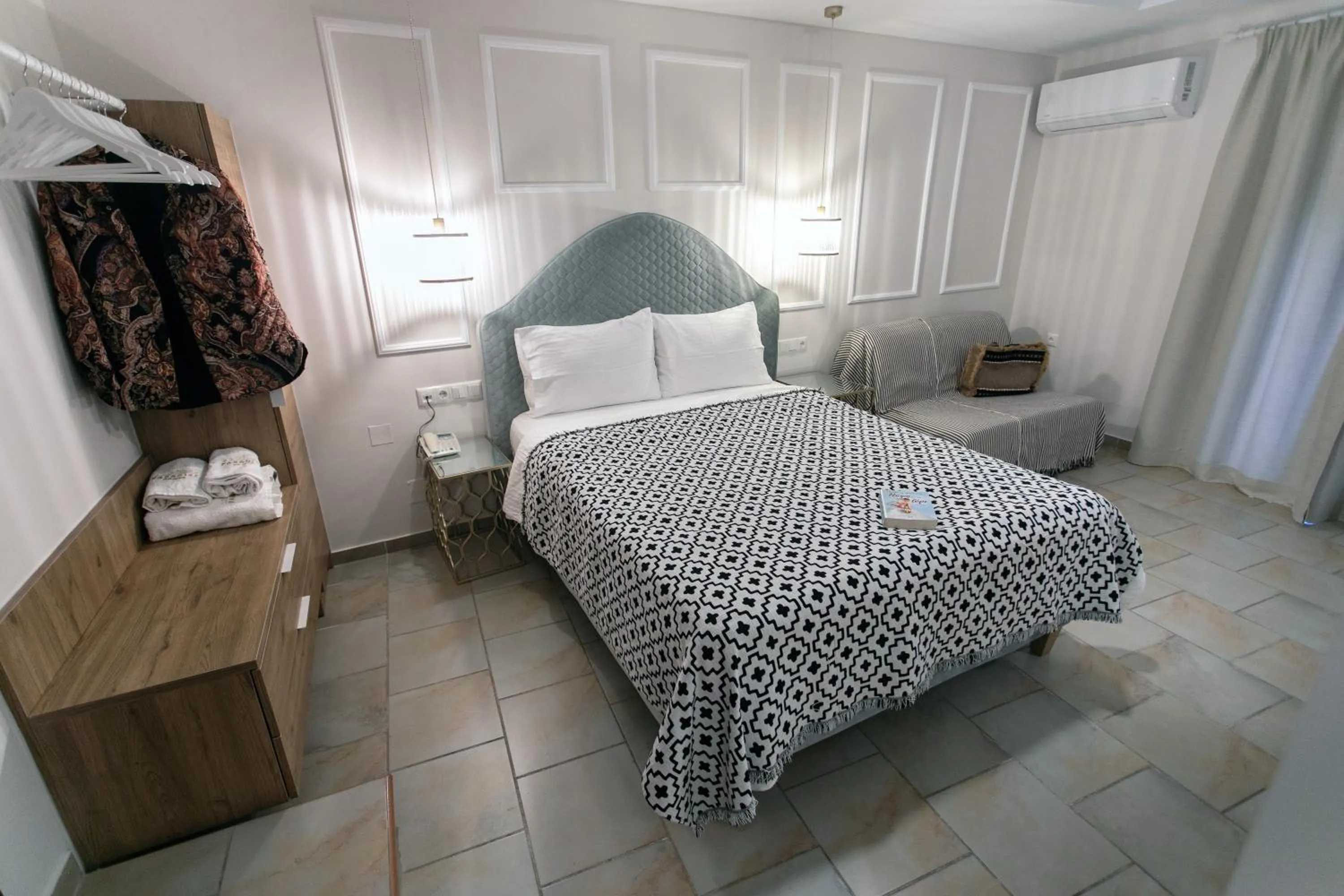 Photo of the whole room, Bed in Paradise Hotel