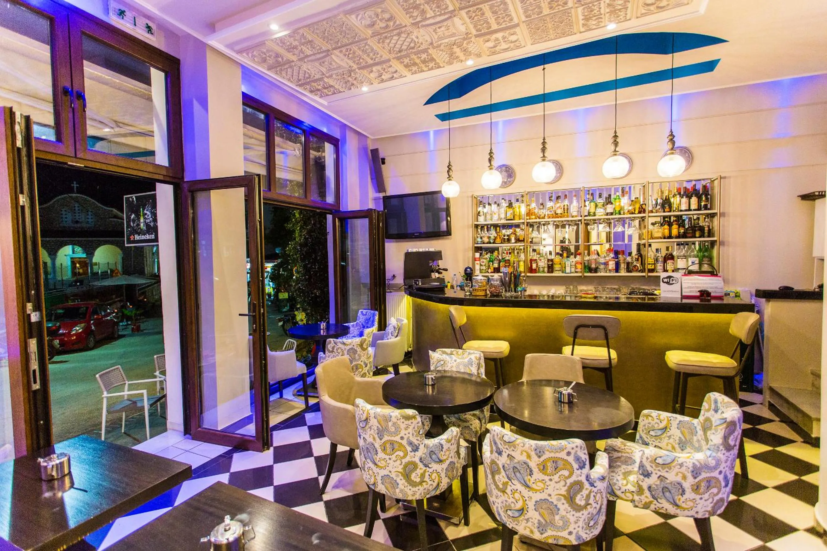 Lounge or bar in Paradise Hotel