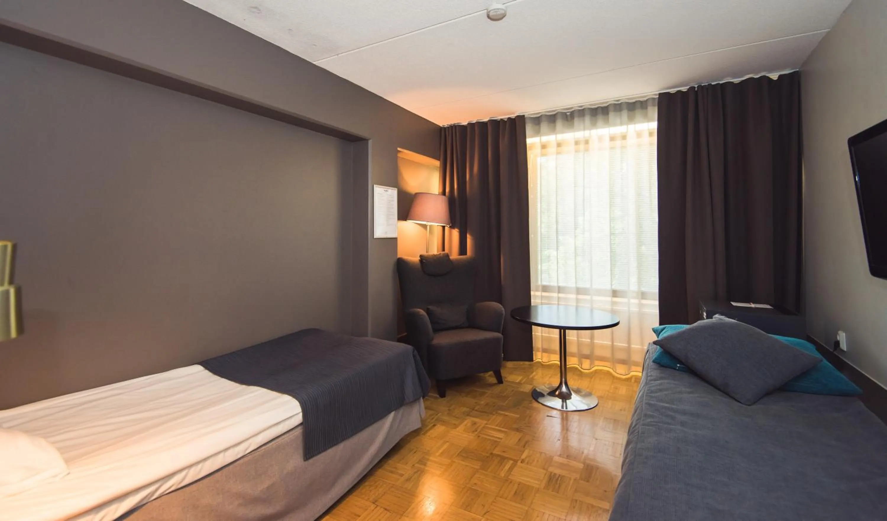 Photo of the whole room, Bed in Hotelli Seurahovi