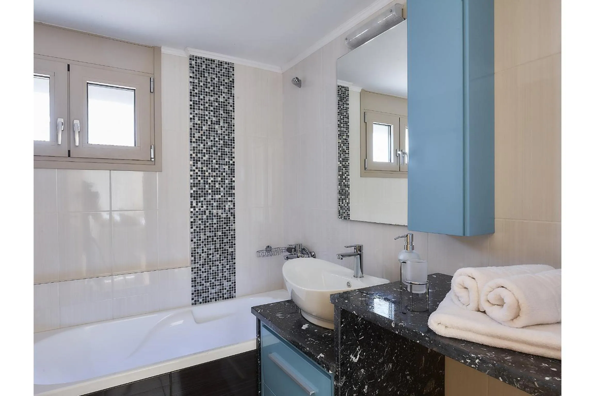 Bathroom in Elkysti Crete