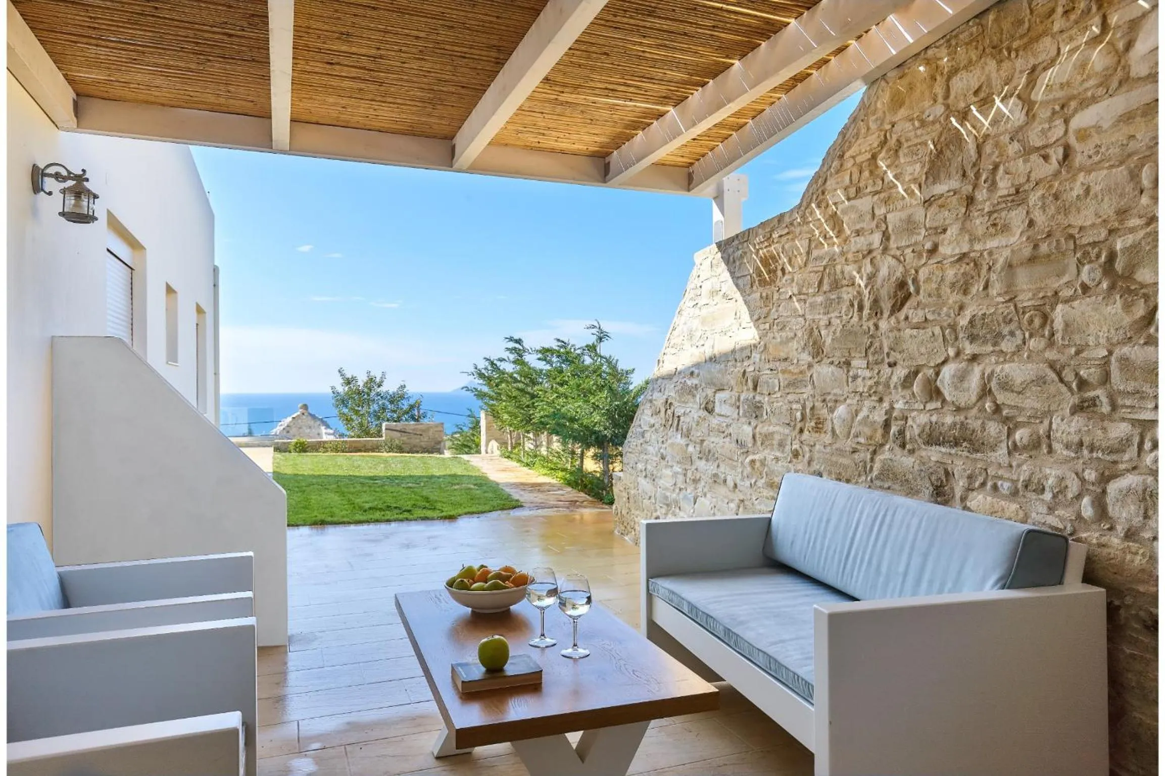 Patio in Elkysti Crete