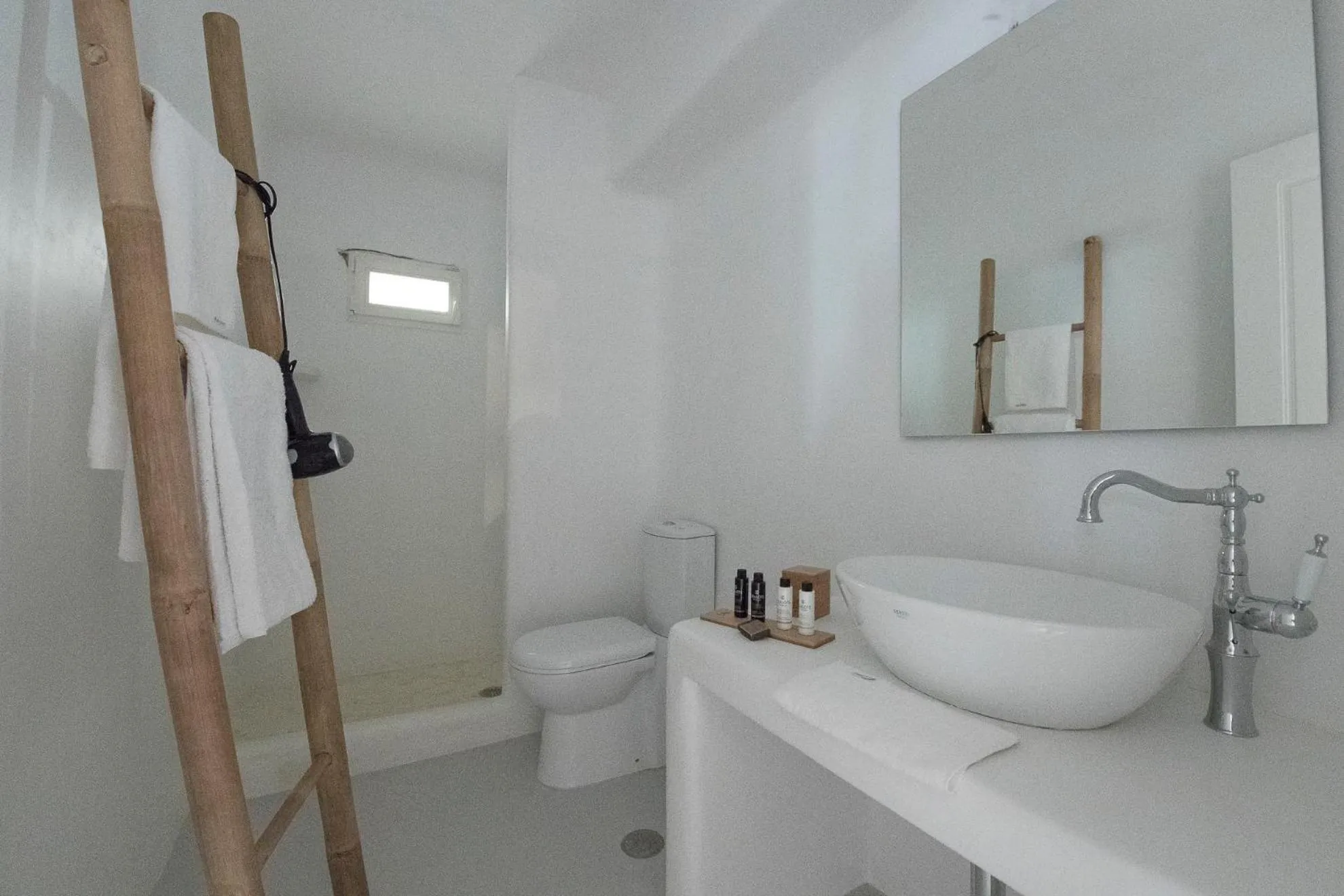 Shower in Eden View Suites & Villas