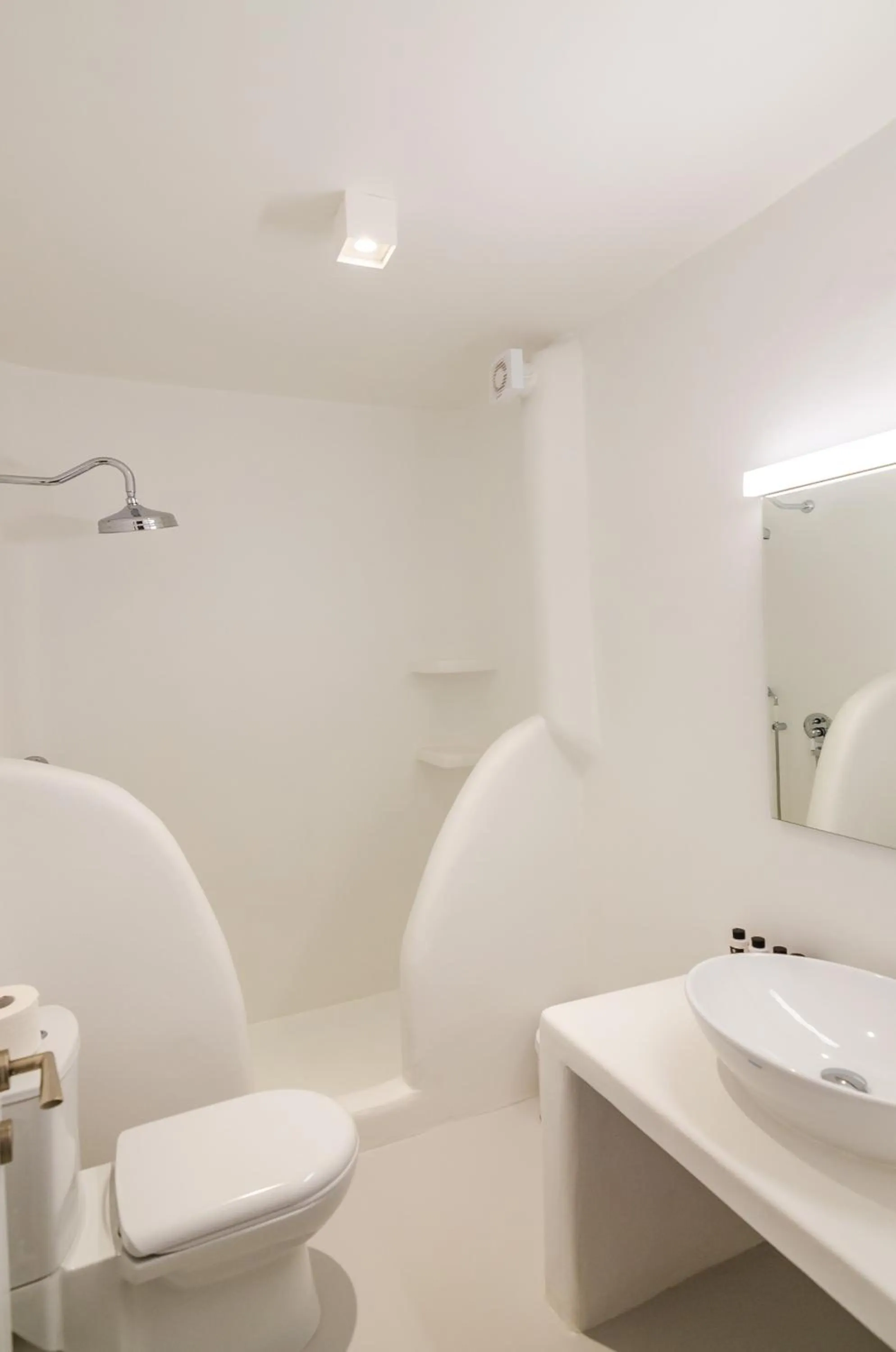 Bathroom in Eden View Suites & Villas