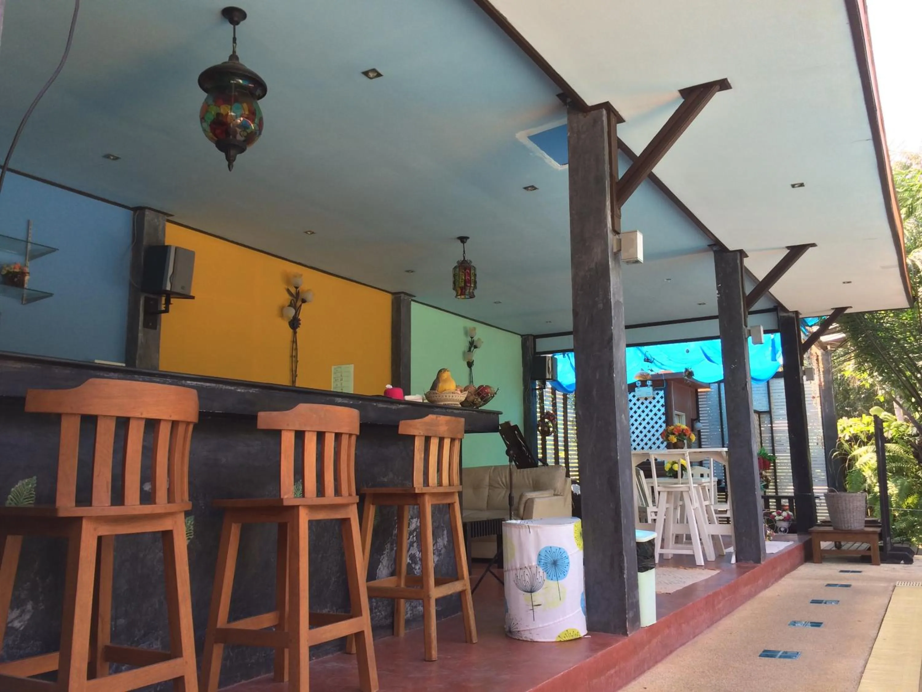 Lounge or bar in Baan Rom Mai Resort