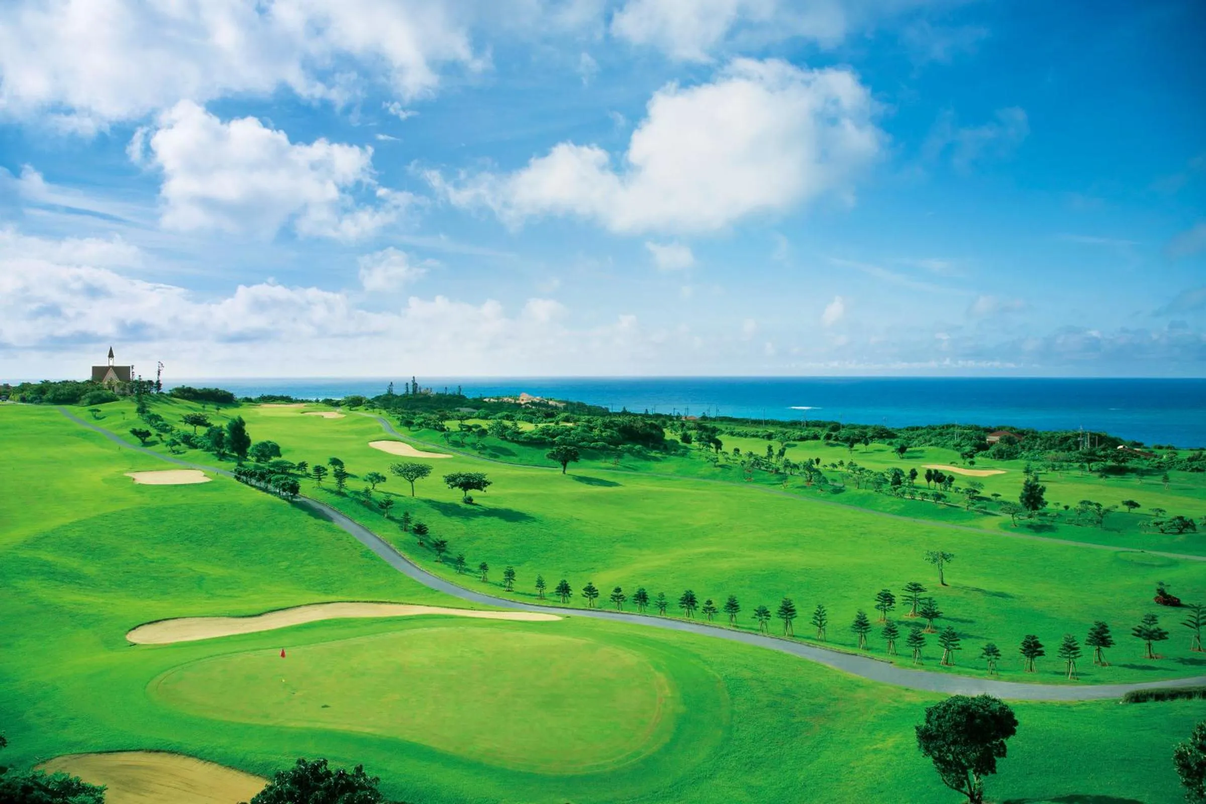 Golfcourse in Hotel Breezebay Marina