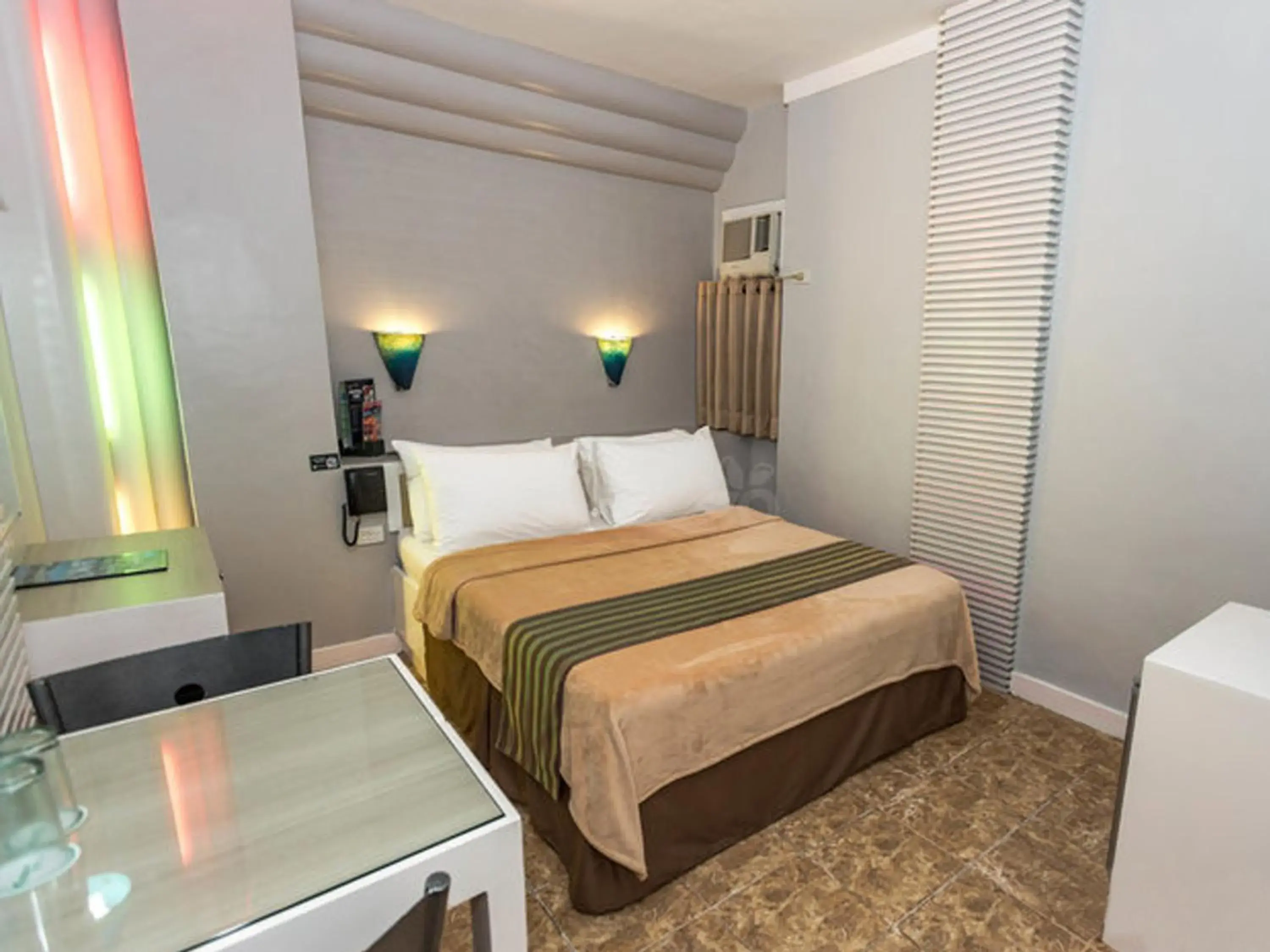 Bed in Urban Travellers Hotel Bed in Urban Travellers Hotel