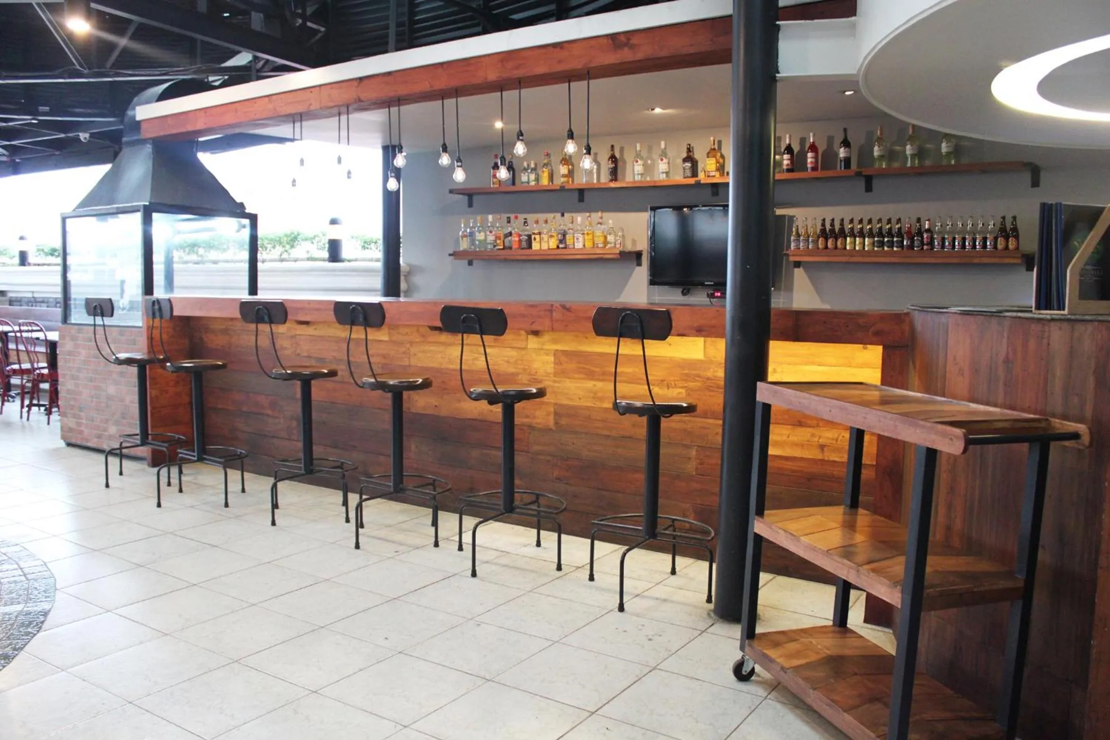 Lounge or bar in Urban Travellers Hotel