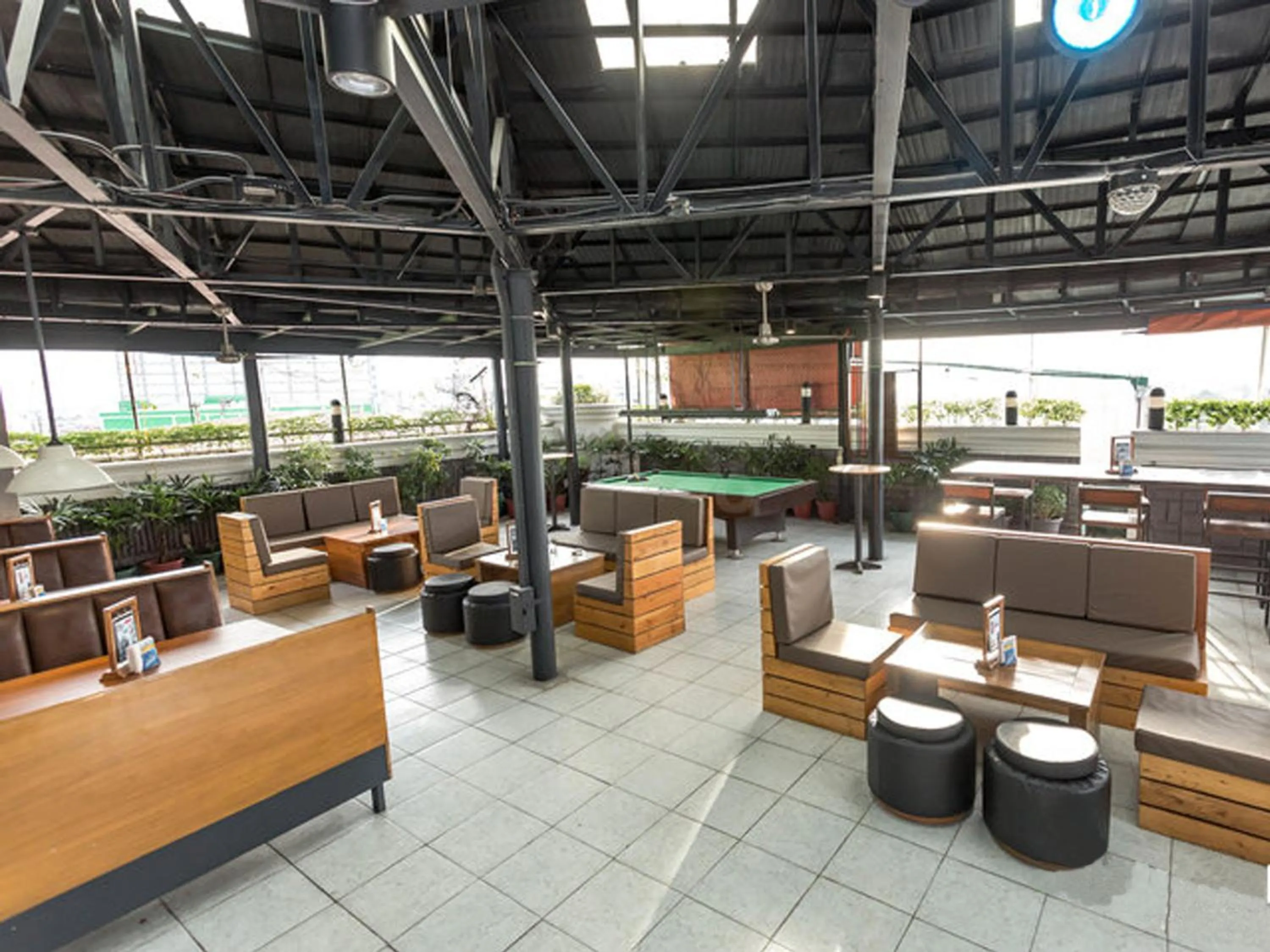 Lounge or bar in Urban Travellers Hotel