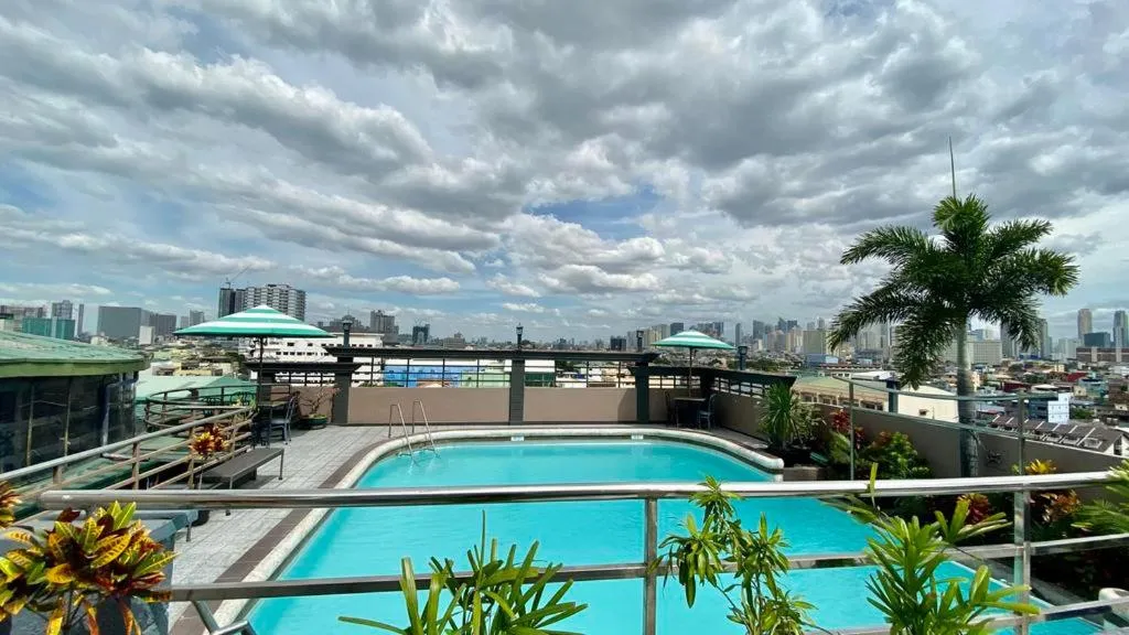 Swimming pool in Urban Travellers Hotel