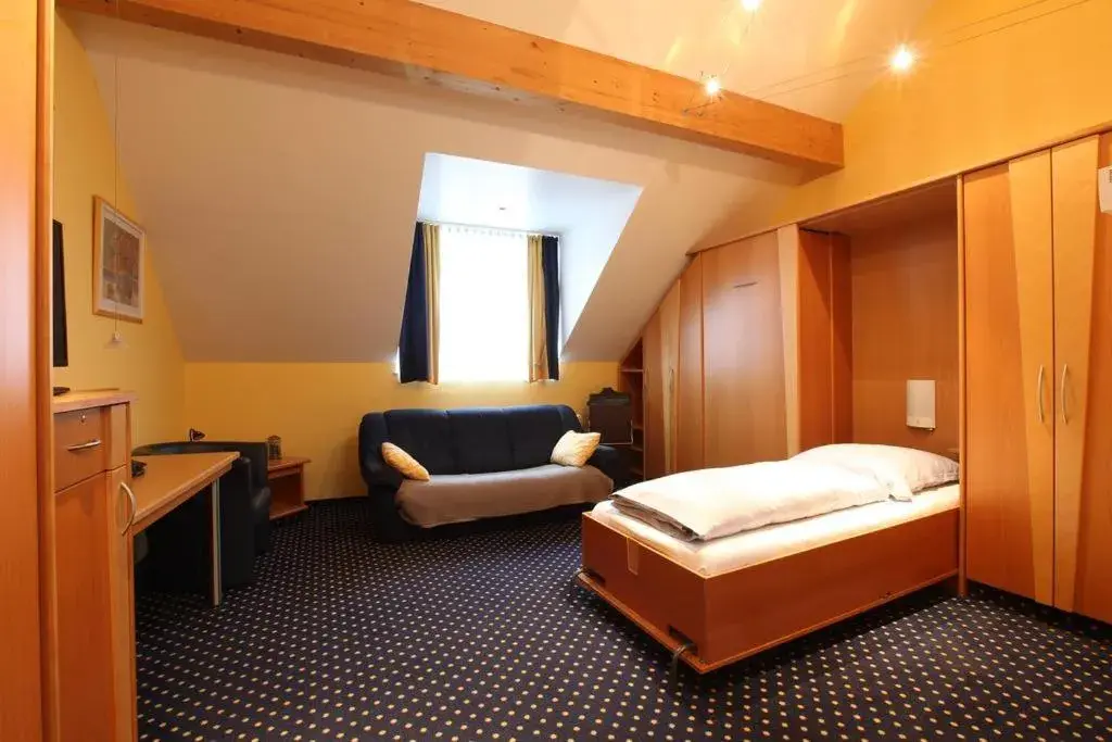 One-Bedroom Apartment - single occupancy in Au P'tit Max - Studios hotel One-Bedroom Apartment - single occupancy in Au P'tit Max - Studios hotel