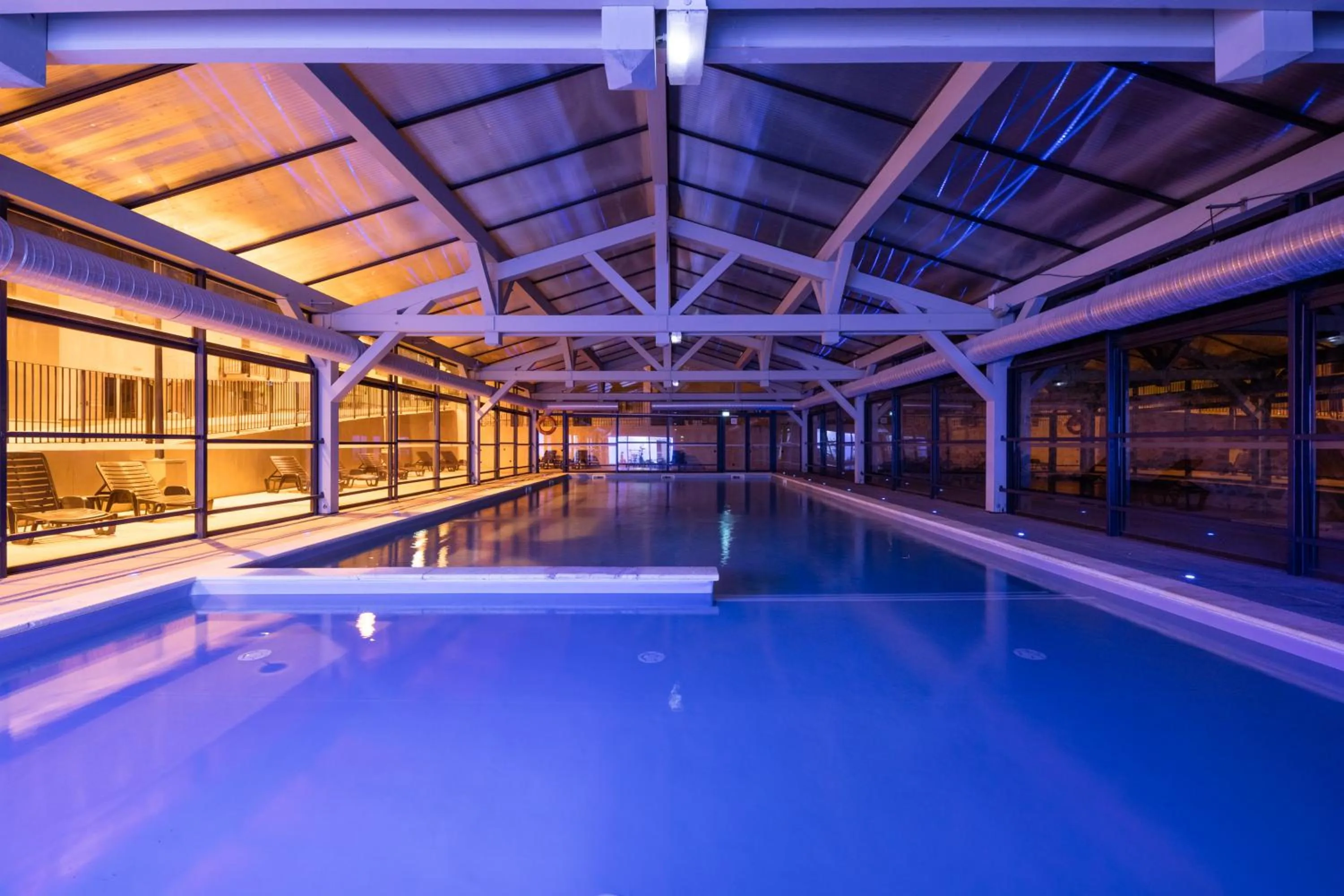 Swimming pool in Garden & City Mont-Ventoux Malaucène